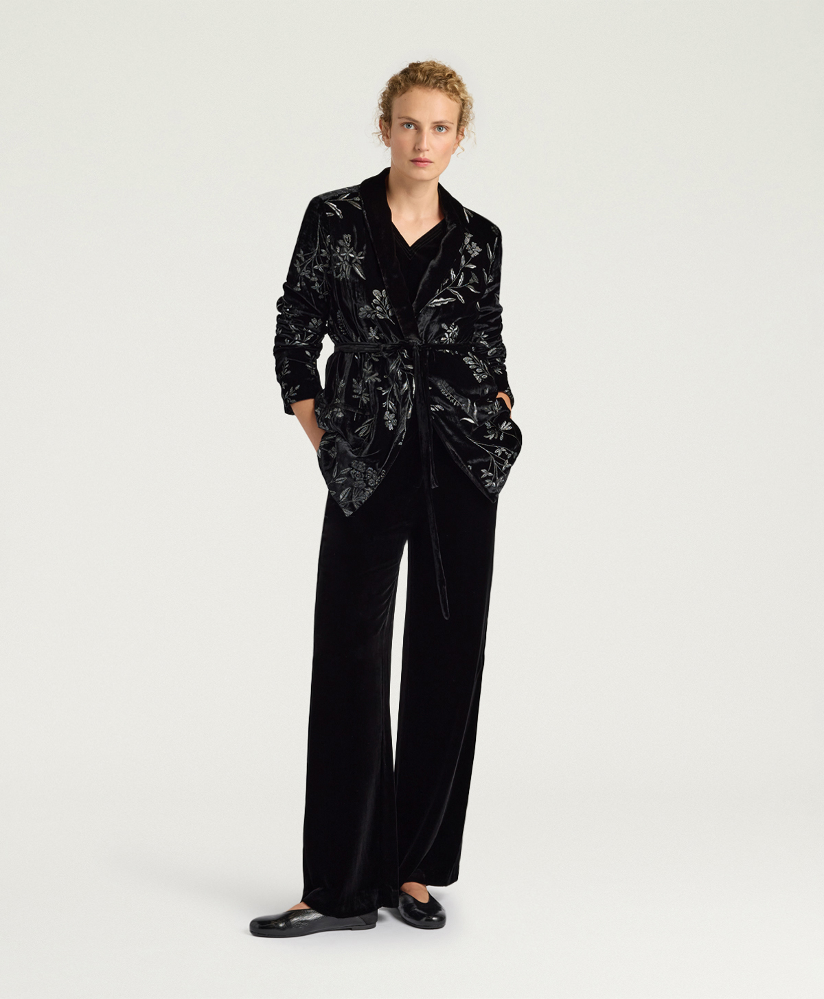 DAHLIA JACKET IN EMBROIDERED VELVET - BLACK | Momonì