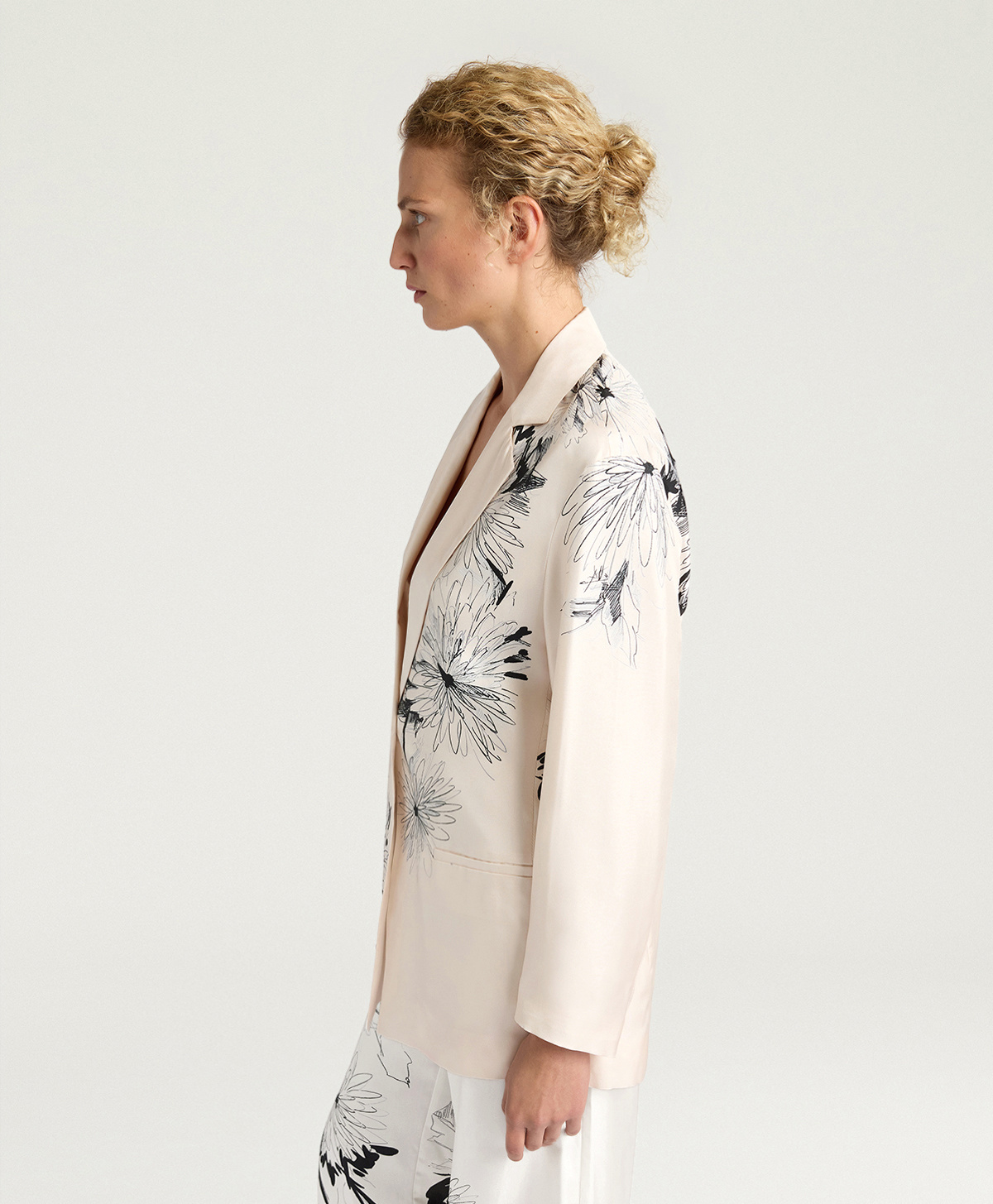 Elegant and Casual Jackets for Women | Momonì