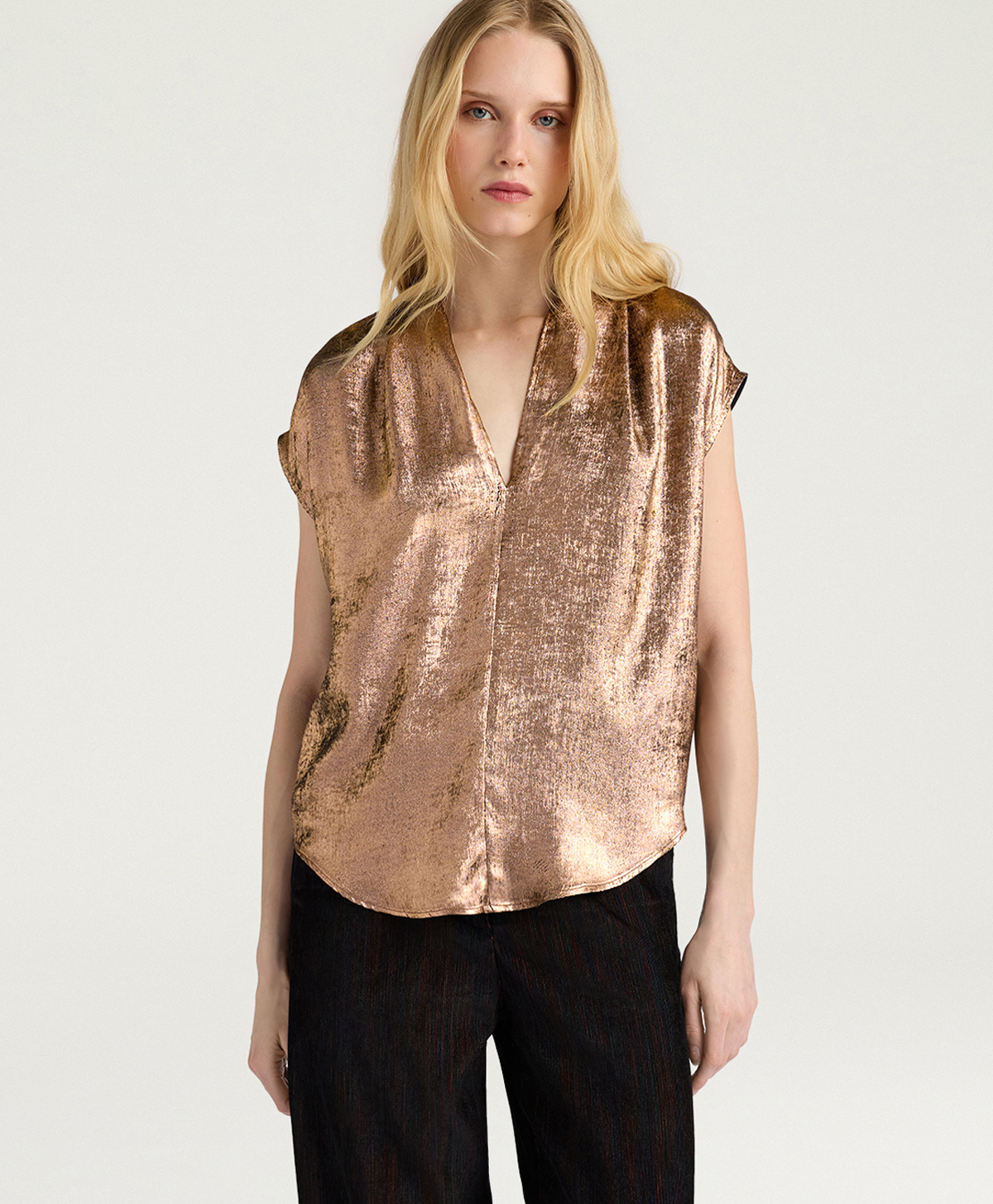 TOP SMANICATO HILDRA IN TESSUTO FLUIDO LAMINATO - BRONZO