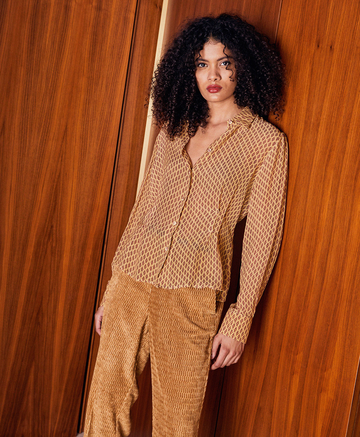 DAFNE SHIRT IN PRINTED CREPON - GOLD/BURGUNDY - Momonì