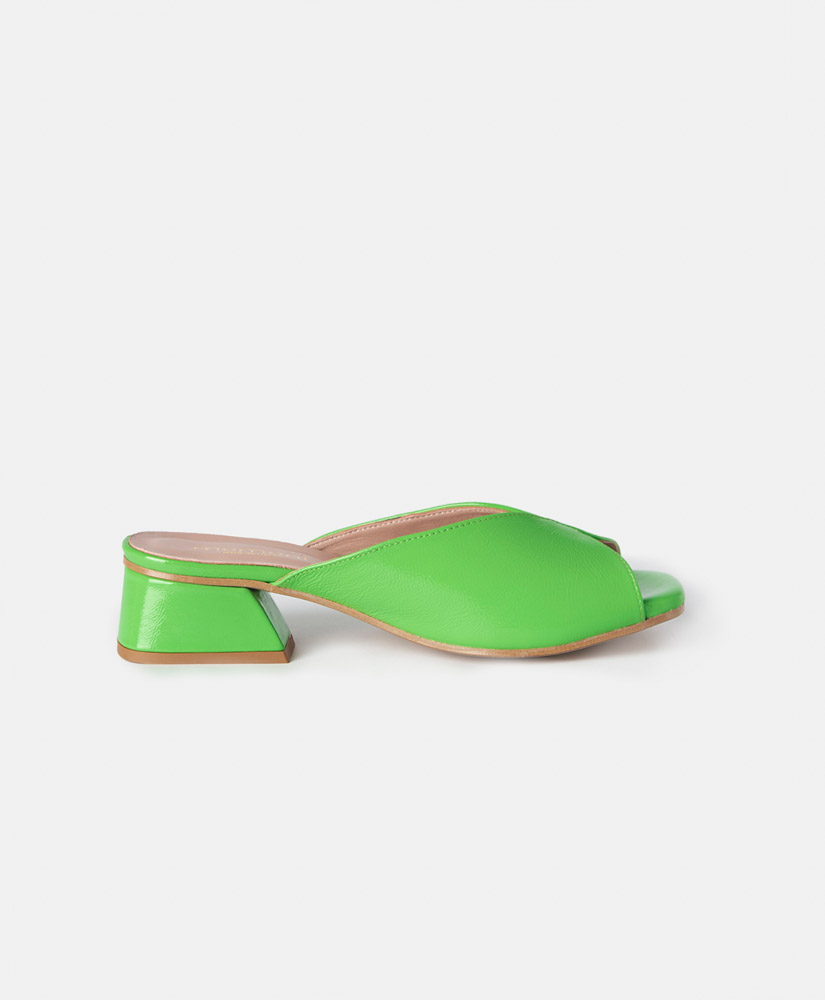 SABOT ANGELA EN CUIR LAQUÉ -  VERT FLUO - Momonì