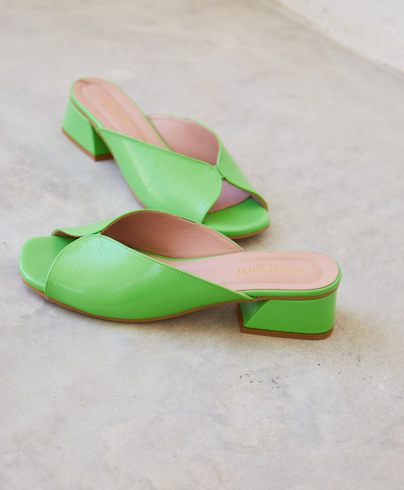 SABOT ANGELA EN CUIR LAQUÉ -  VERT FLUO - Momonì