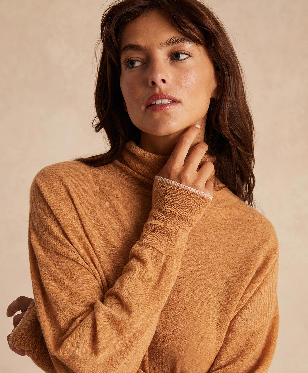 MAGLIA AUBRY IN MAGLIA LEGGERA IN ALPACA - ARACHIDE - Momonì