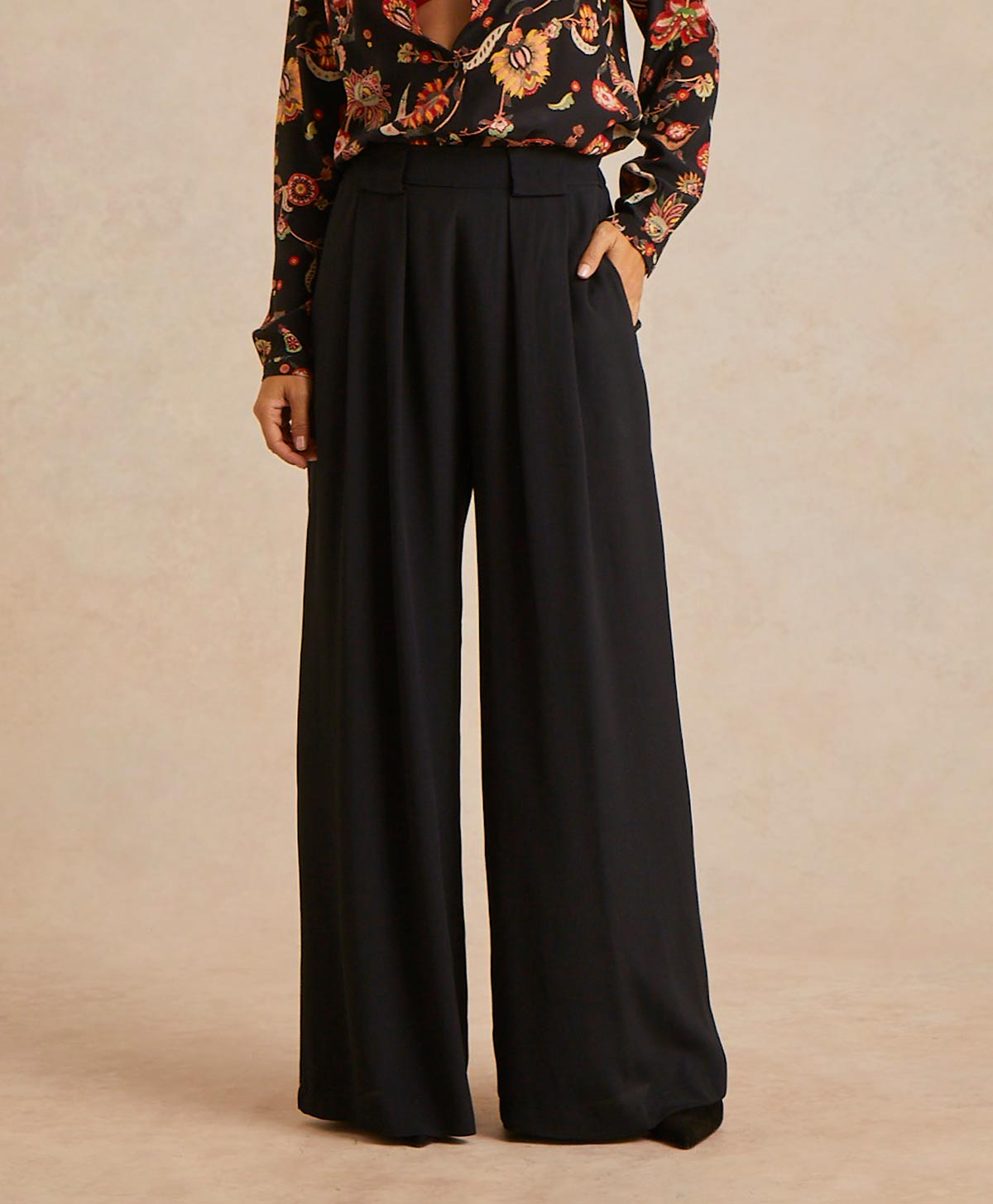 ASPEN PANT IN SOLID COLOUR ACETATE SILK  - BLACK - Momonì