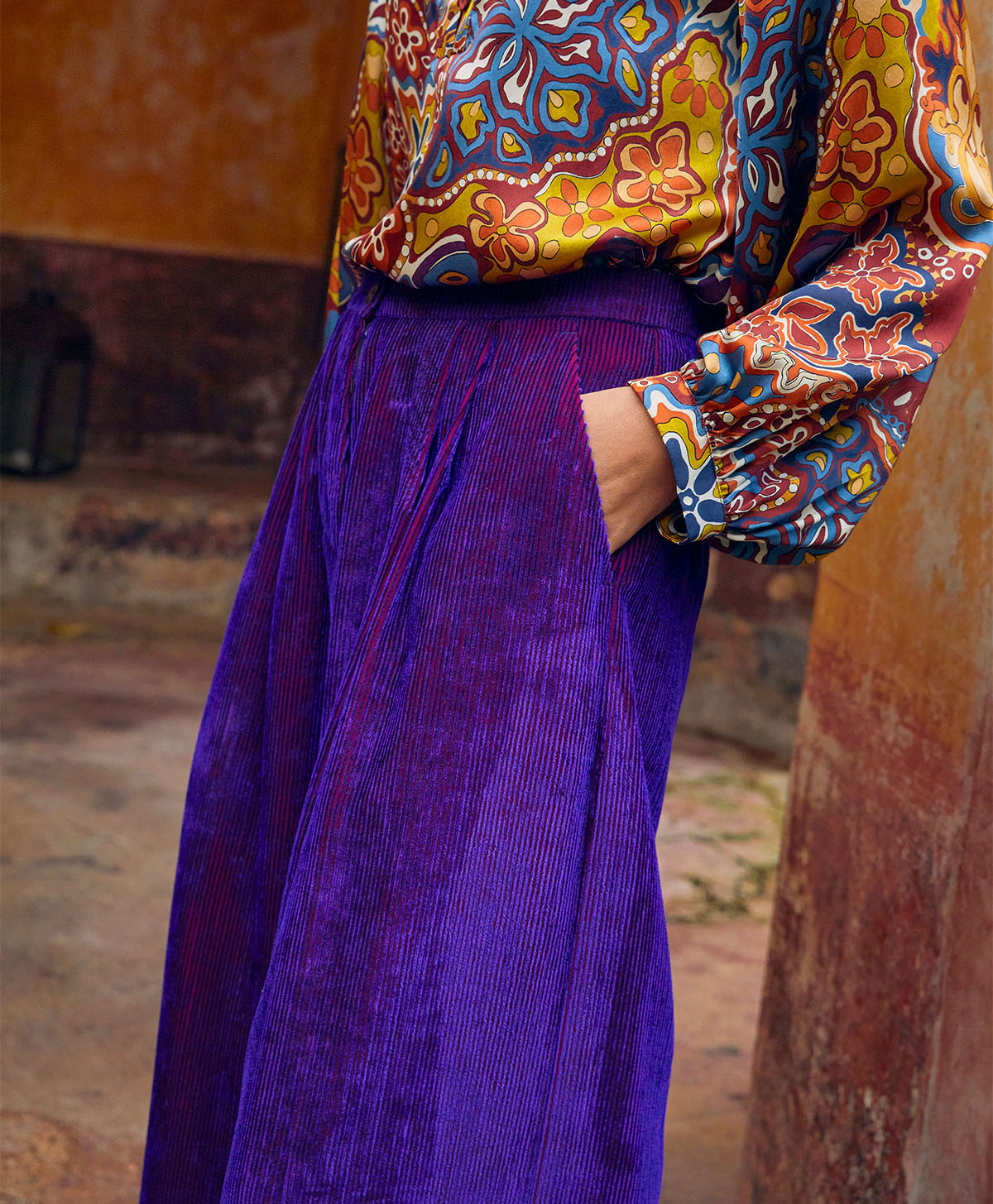 PANTALON PATRICE EN VELOURS FLUIDE CÔTES BICOLORES - VIOLET - Momonì