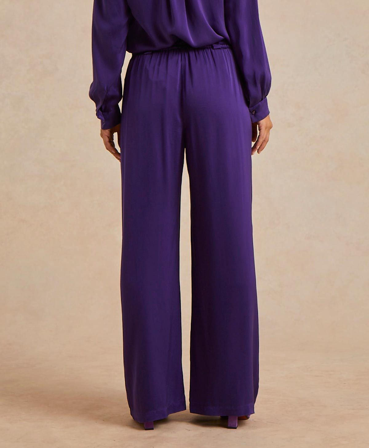 PANTALON LANZAROTE EN CRÊPE DE SATIN UNI - VIOLET - Momonì