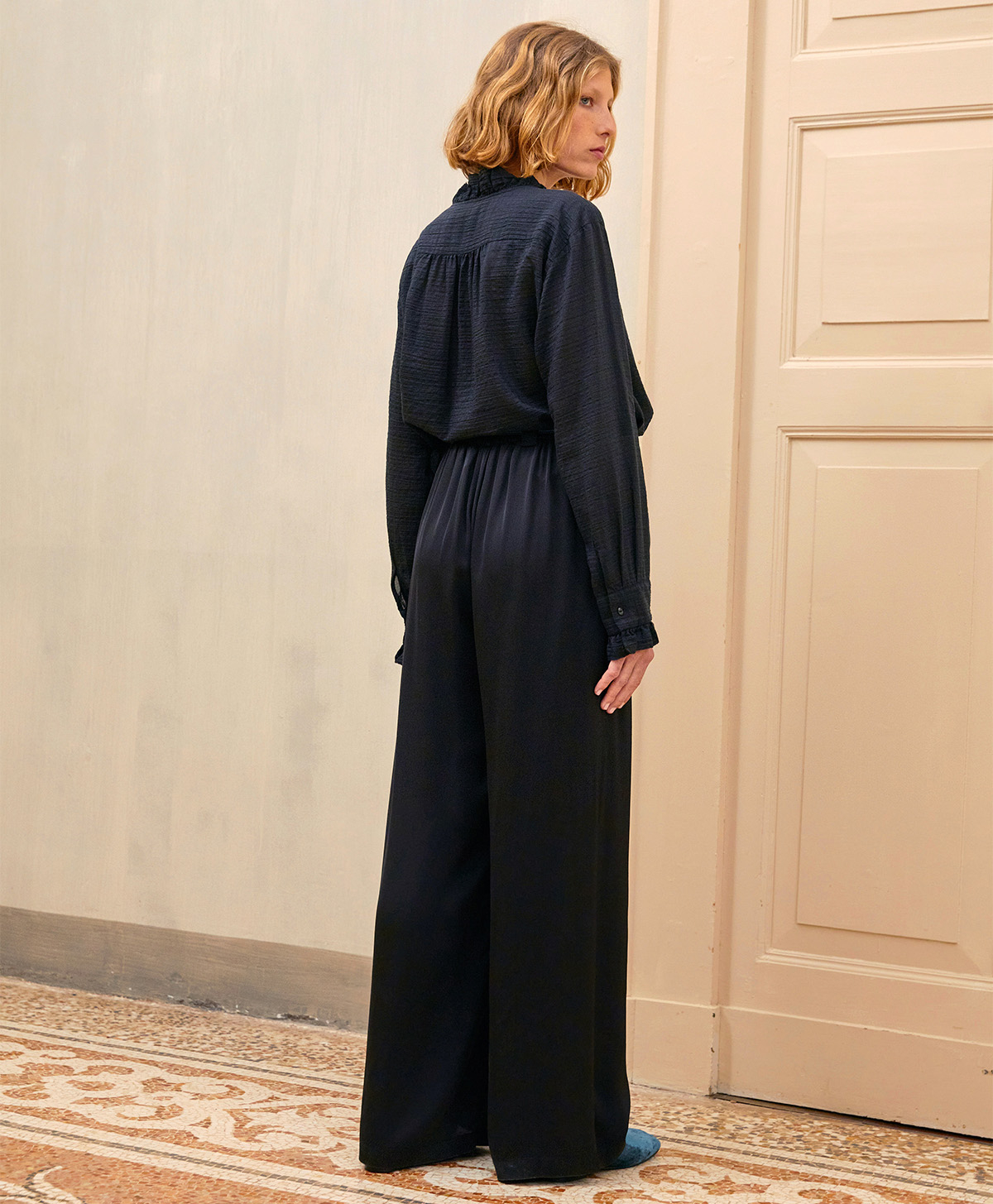 LANZAROTE PANT IN SOLID COLOUR SATIN CREPE - BLACK - Momonì