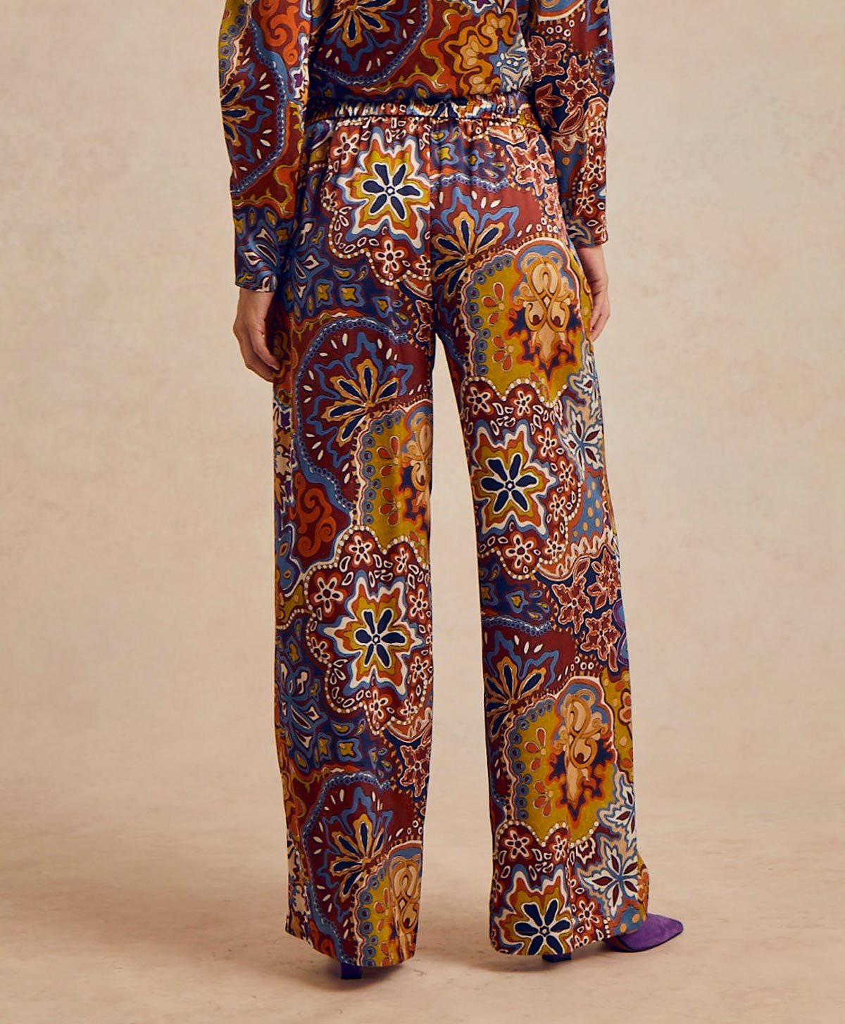 PANTALON BACARRAT EN SATIN STRETCH IMPRIMÉ - BRUN/ORANGE - Momonì