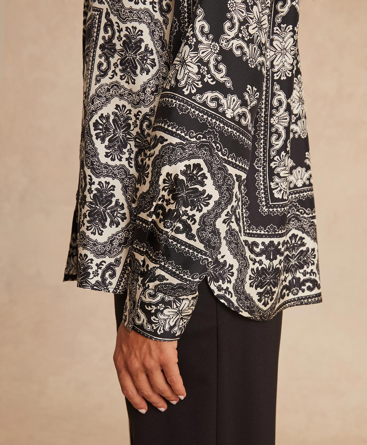 ARLES SHIRT IN PRINTED SILK TWILL - BLACK/OPTICAL WHITE - Momonì