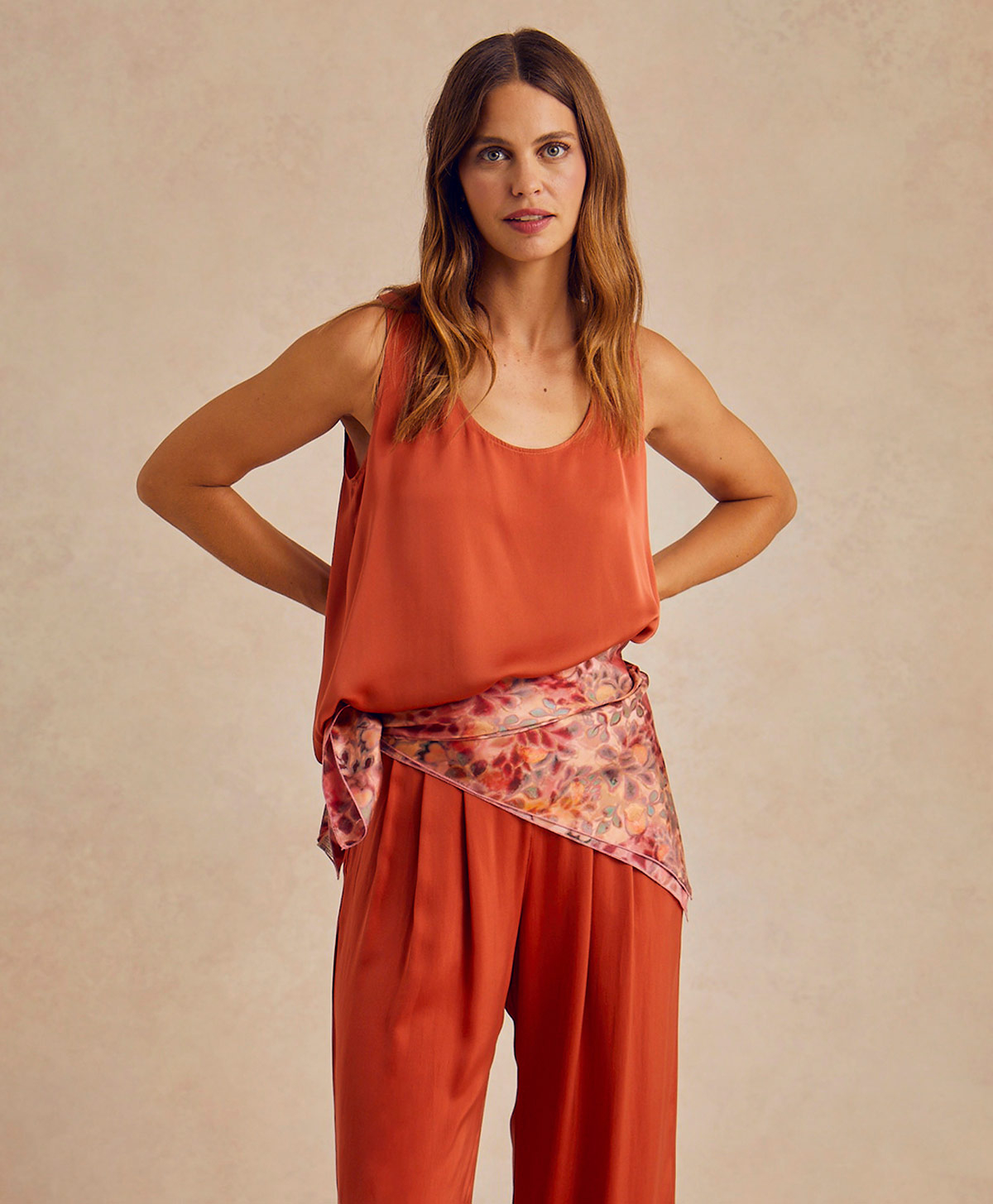 TOP REMY EN CRÊPE DE SATIN UNI - ROSE ANTIQUE - Momonì