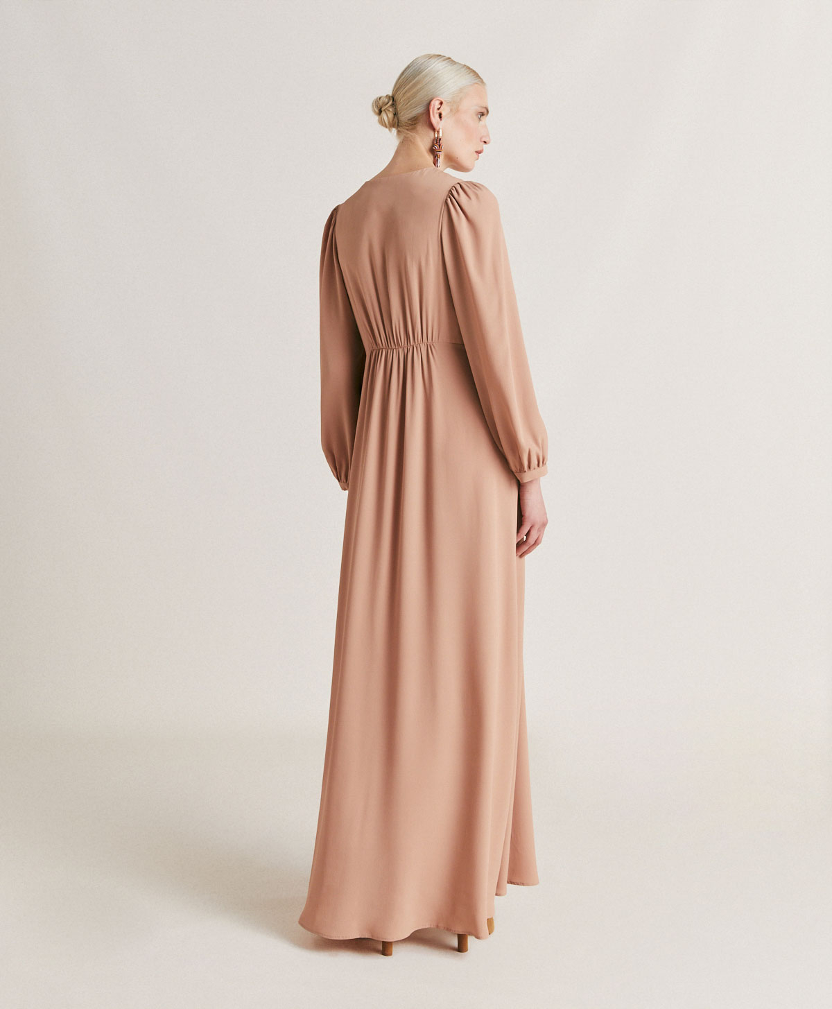 ARTEMISIA DRESS IN SOLID COLOUR ACETATE SILK  - NUDE - Momonì