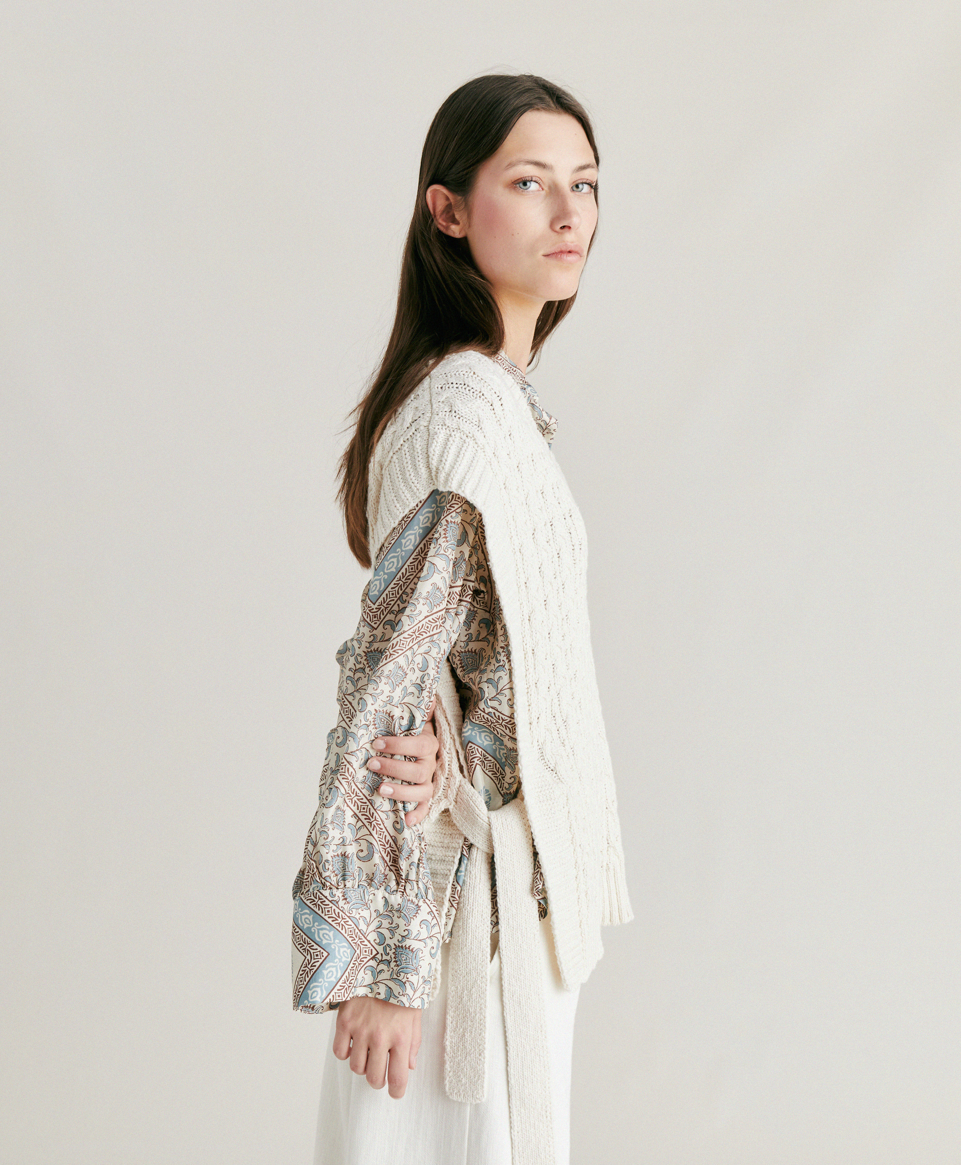 TRICOT ARENE AVEC MÉLANGE DE POINTS - CRÈME - Momonì