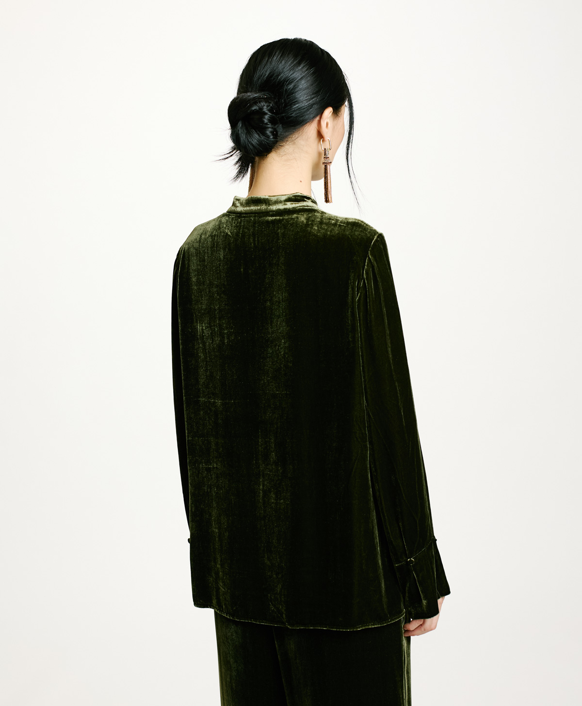 BLUSA AISU IN VELLUTO MISTO SETA LISCIO-VERDE MATCHA - Momonì