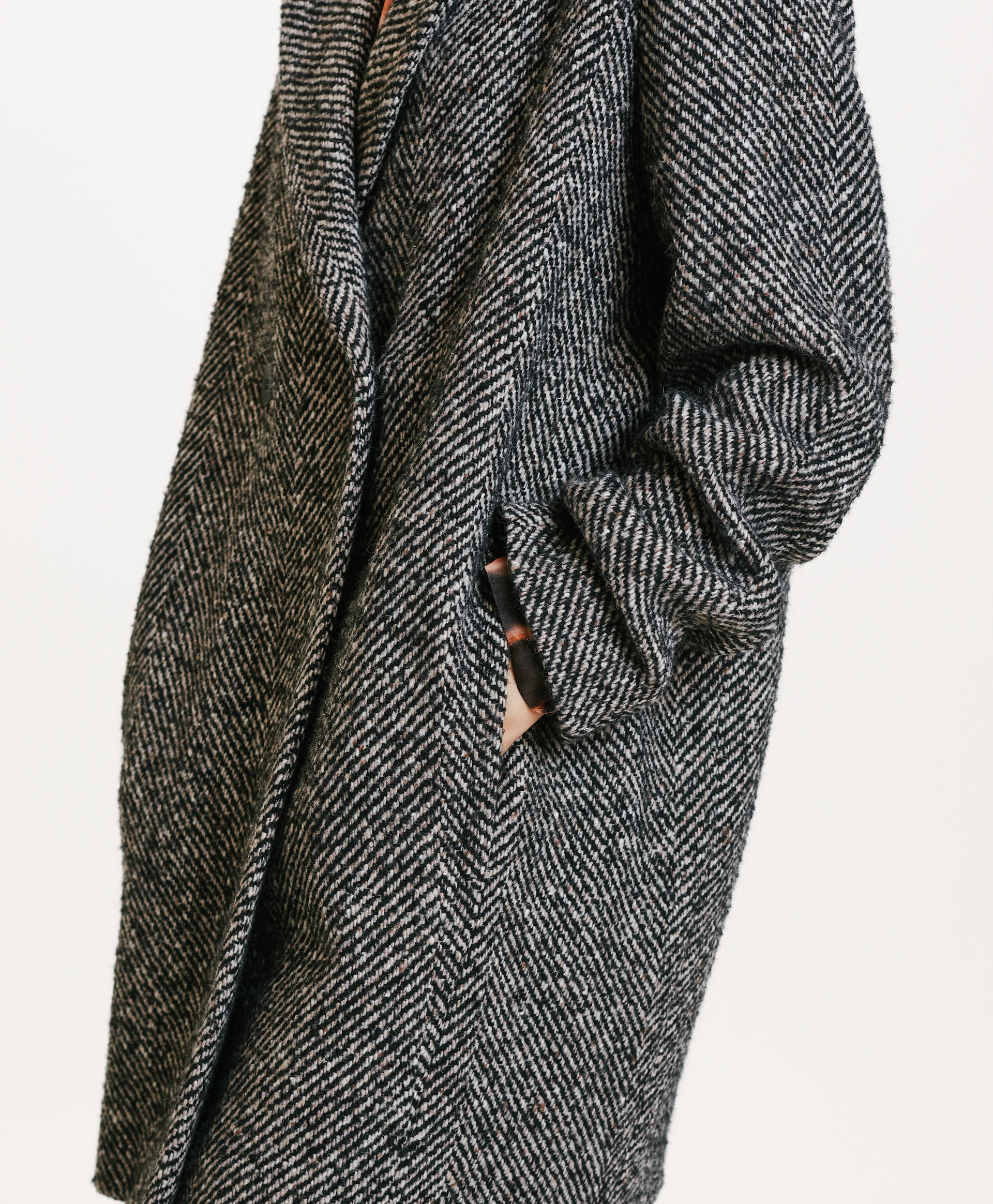 SHIBA COAT IN TWO-TONE CHEVRON ALPACA - BLACK MULTICOLOR - Momonì