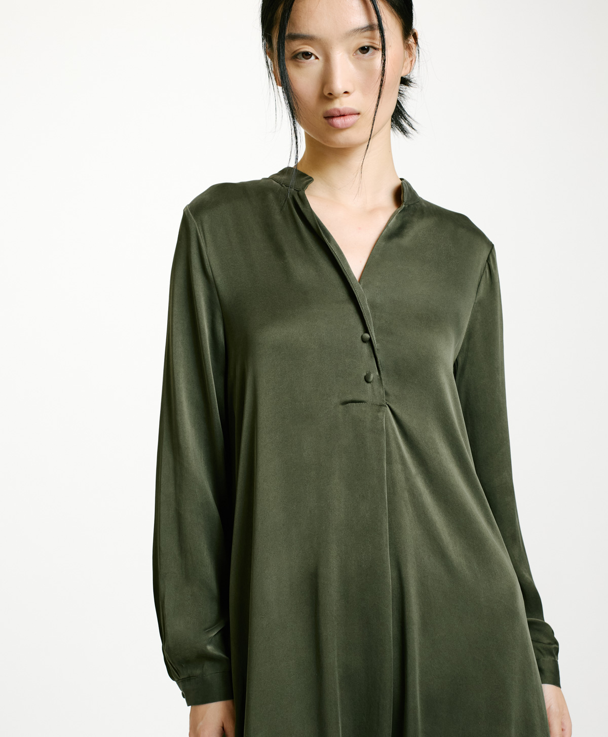 ATENA DRESS IN SOLID COLOUR SANDWASHED SILK - BAMBOO - Momonì