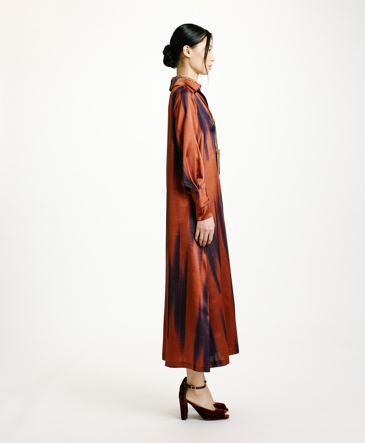 ROBE KIKYO EN SATIN STRETCH IMPRIMÉ - ROUILLE/ENCRE - Momonì