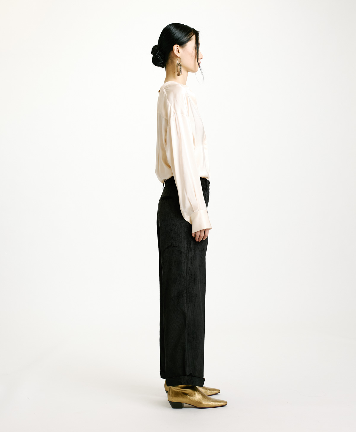 PANTALON DANGO EN VELOURS CÔTELÉ STRETCH - NOIR - Momonì