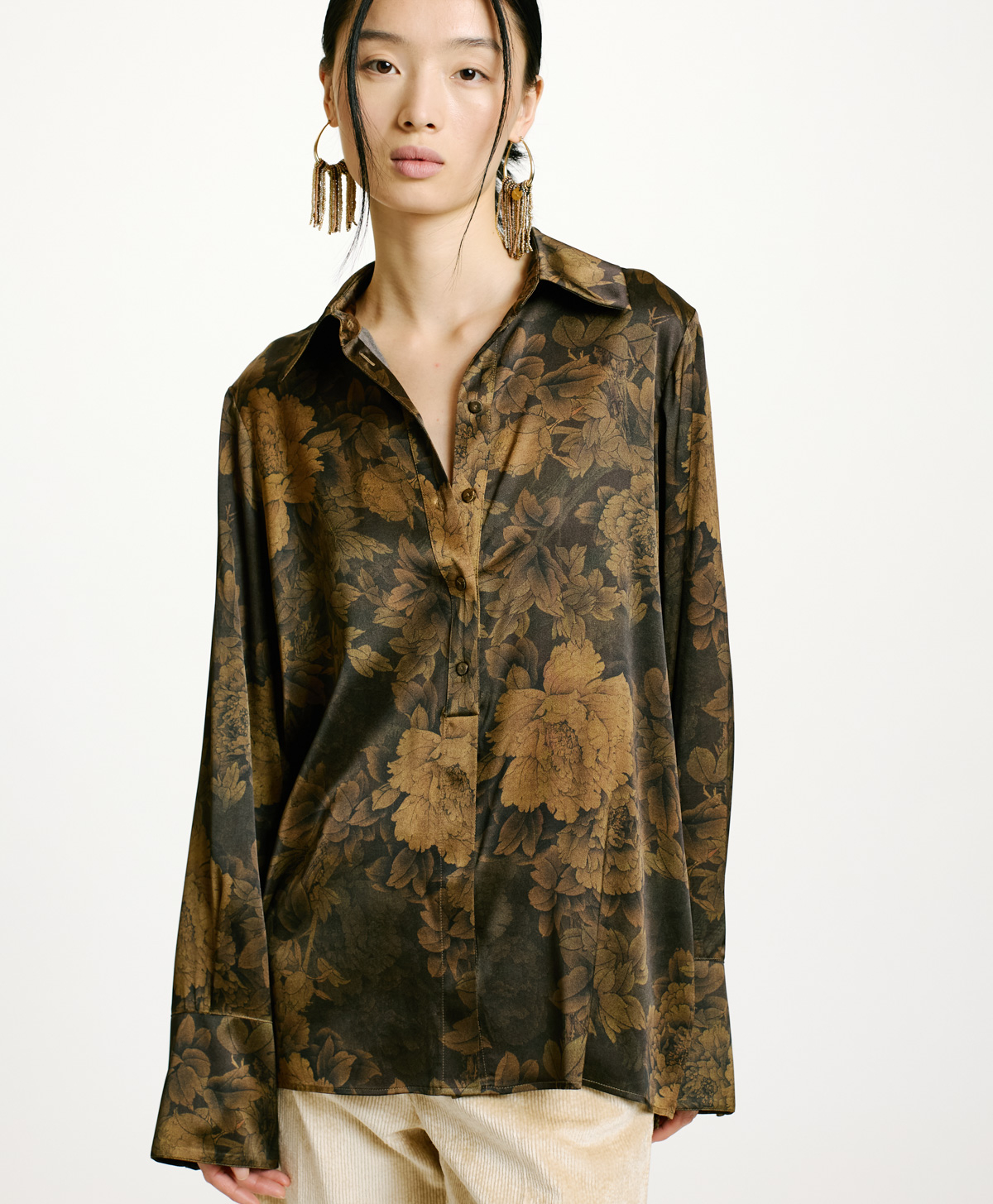 CHEMISIER HAKINARI EN SATIN STRETCH IMPRIMÉ - NOIR/OLIVE - Momonì