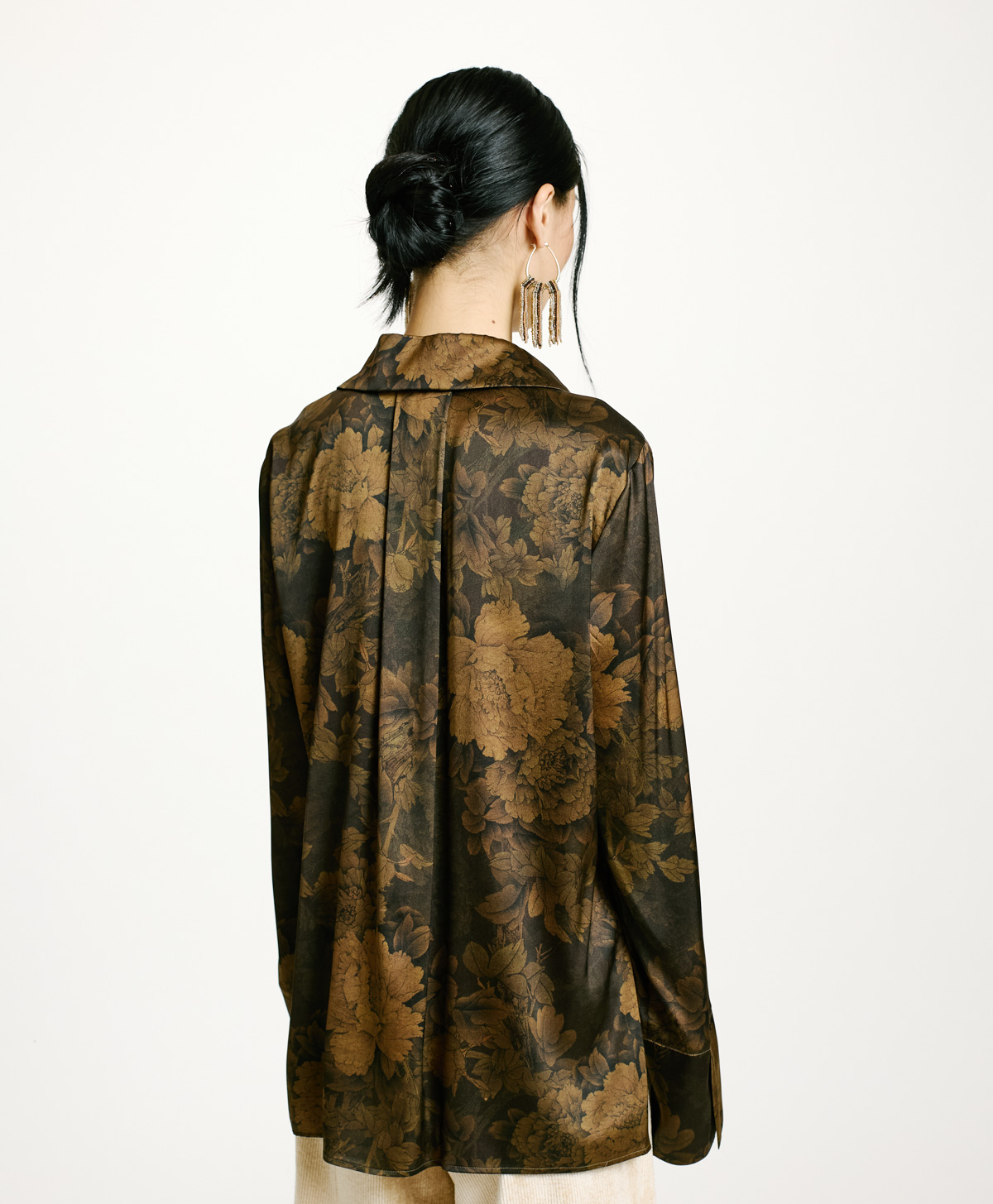 CHEMISIER HAKINARI EN SATIN STRETCH IMPRIMÉ - NOIR/OLIVE - Momonì
