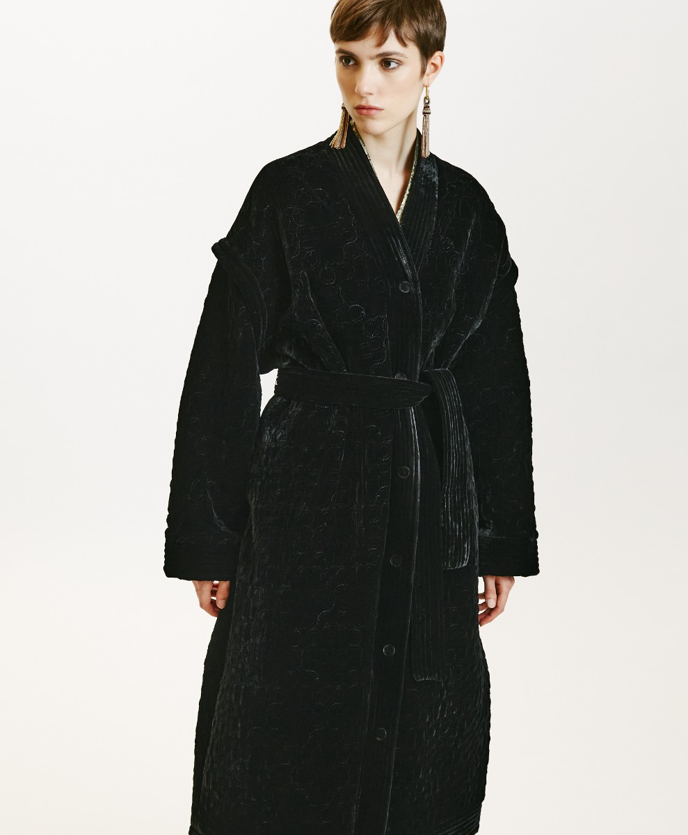 MANTEAU KISO EN VELOURS MÉLANGE DE SOIE MATELASSÉ - NOIR - Momonì
