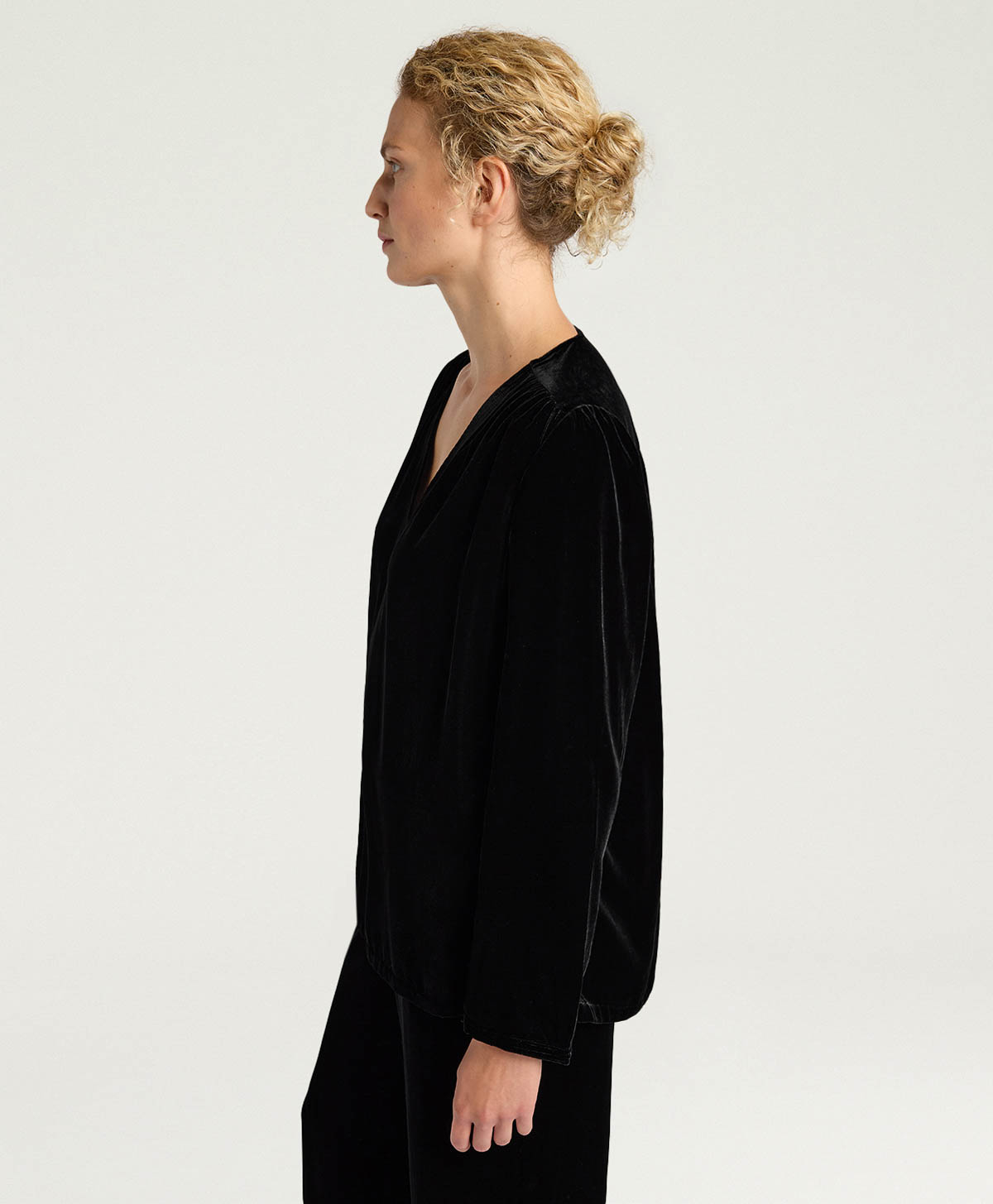 BLUSA APPLE IN VELLUTO LISCIO - NERO - Momonì