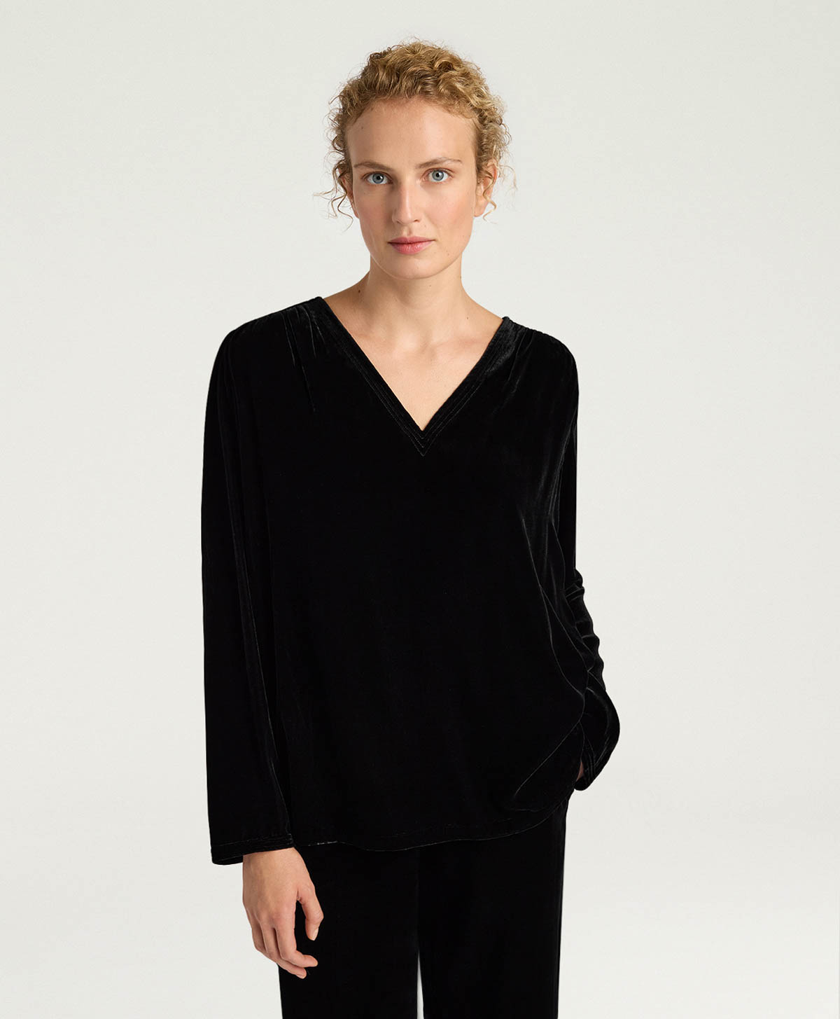 BLUSA APPLE IN VELLUTO LISCIO - NERO - Momonì
