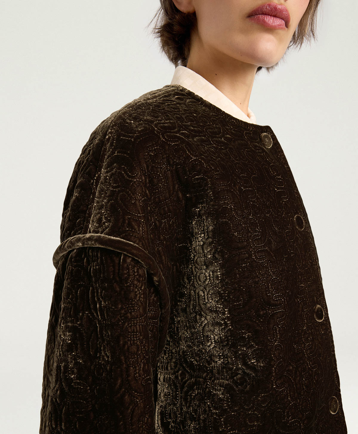 CRANBERRY COAT IN QUILTED VELVET - BROWN - Momonì