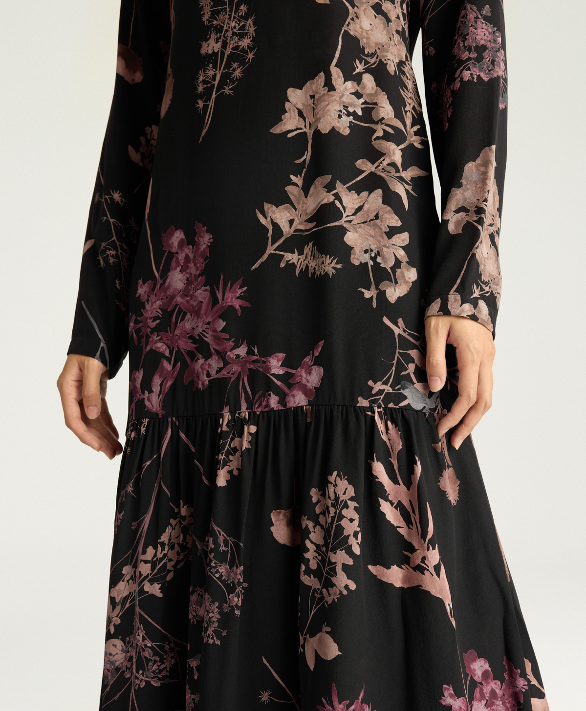 SCARLETT DRESS IN PRINTED CREPE DE CHINE - BLACK MULTICOLOR - Momonì
