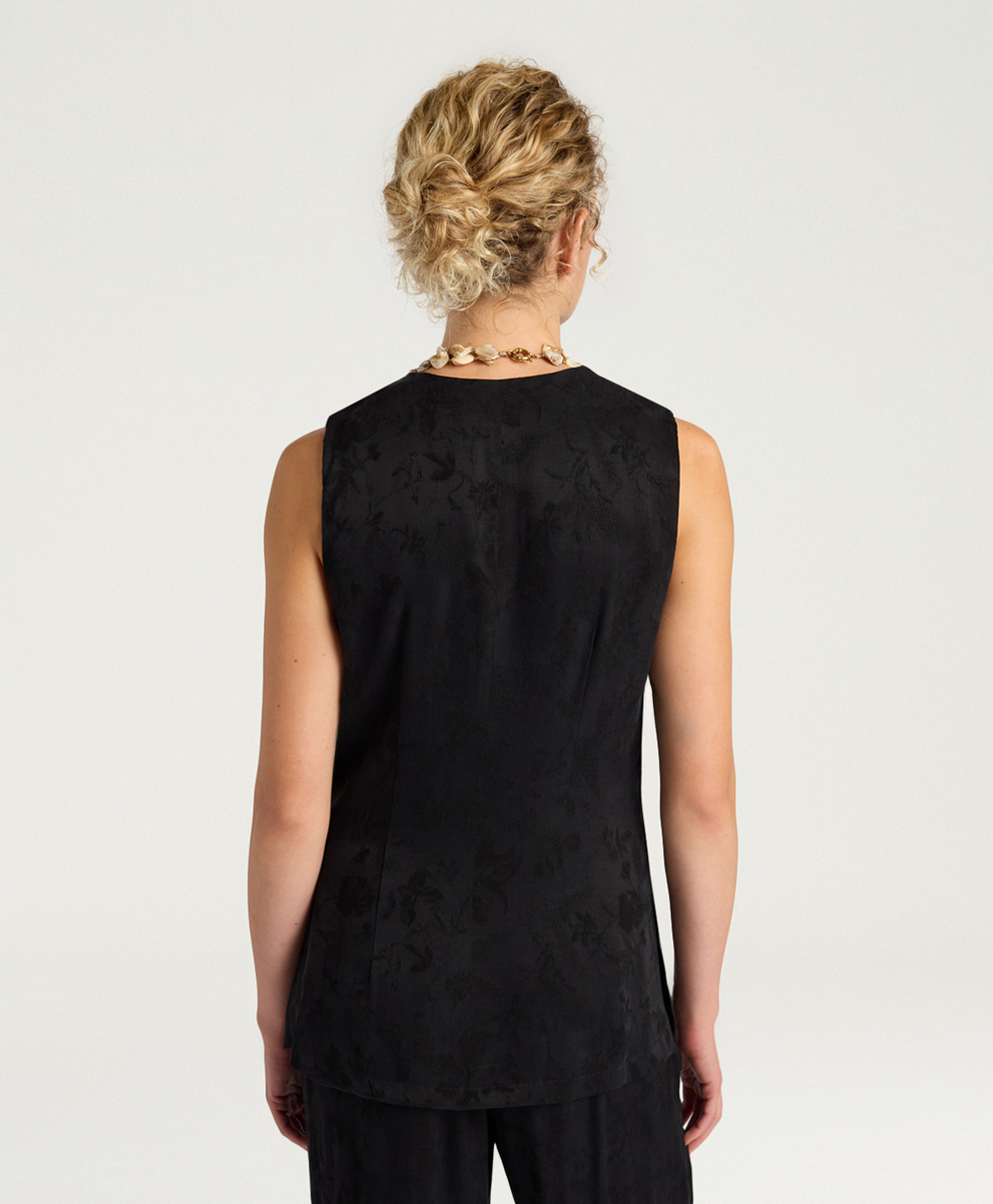 GILET COURTFIELD IN CUPRO JAQUARD - NERO - Momonì