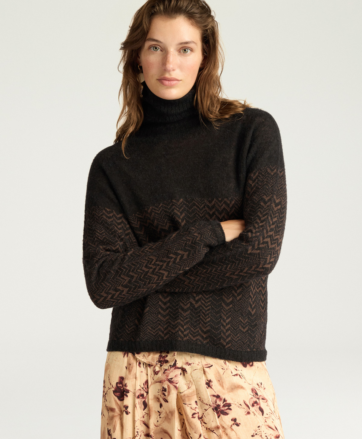 MAGLIA TWAIN IN JAQUARD - MARRONE/NERO - Momonì