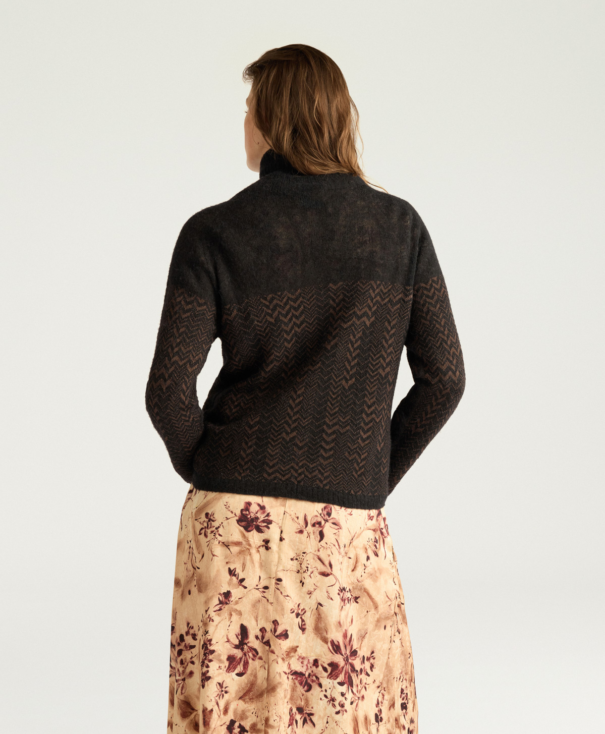 MAGLIA TWAIN IN JAQUARD - MARRONE/NERO - Momonì