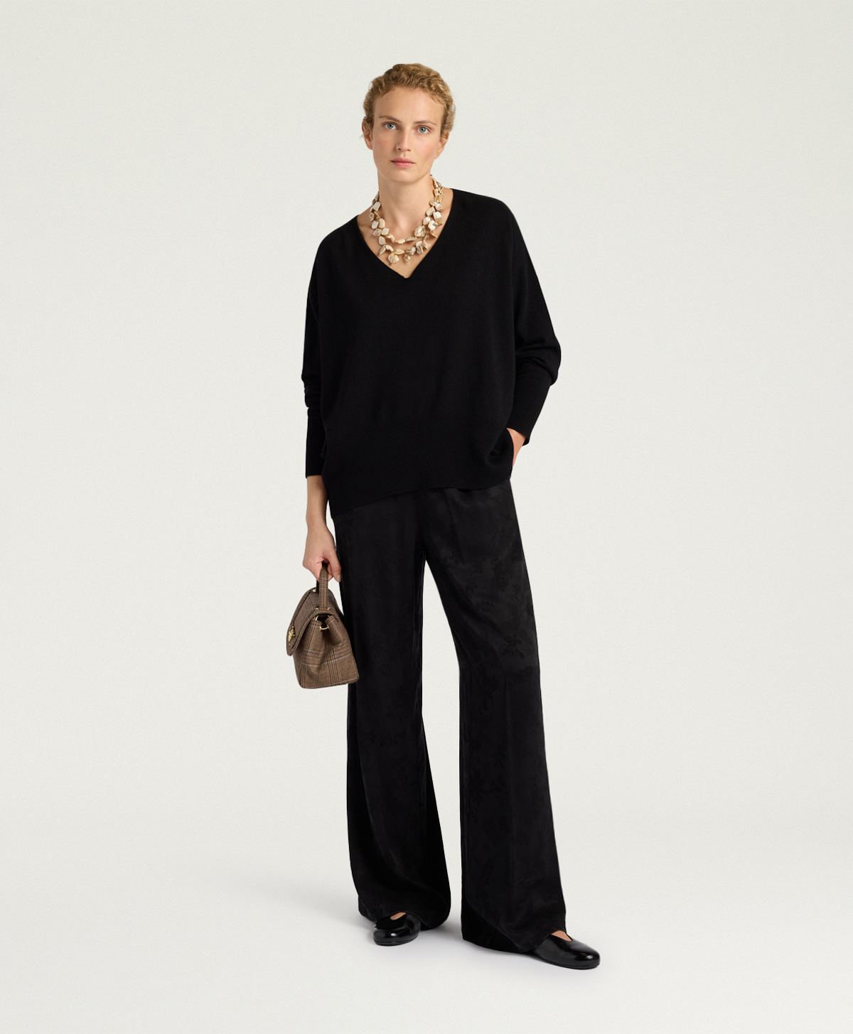 MAGLIA FREESIA IN LANA MISTO CACHEMIRE - NERO - Momonì