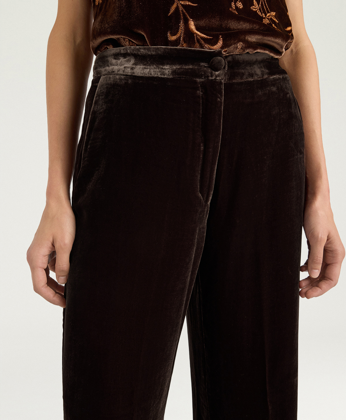 PANTALONI OLIVER IN VELLUTO LISCIO - MARRONE - Momonì