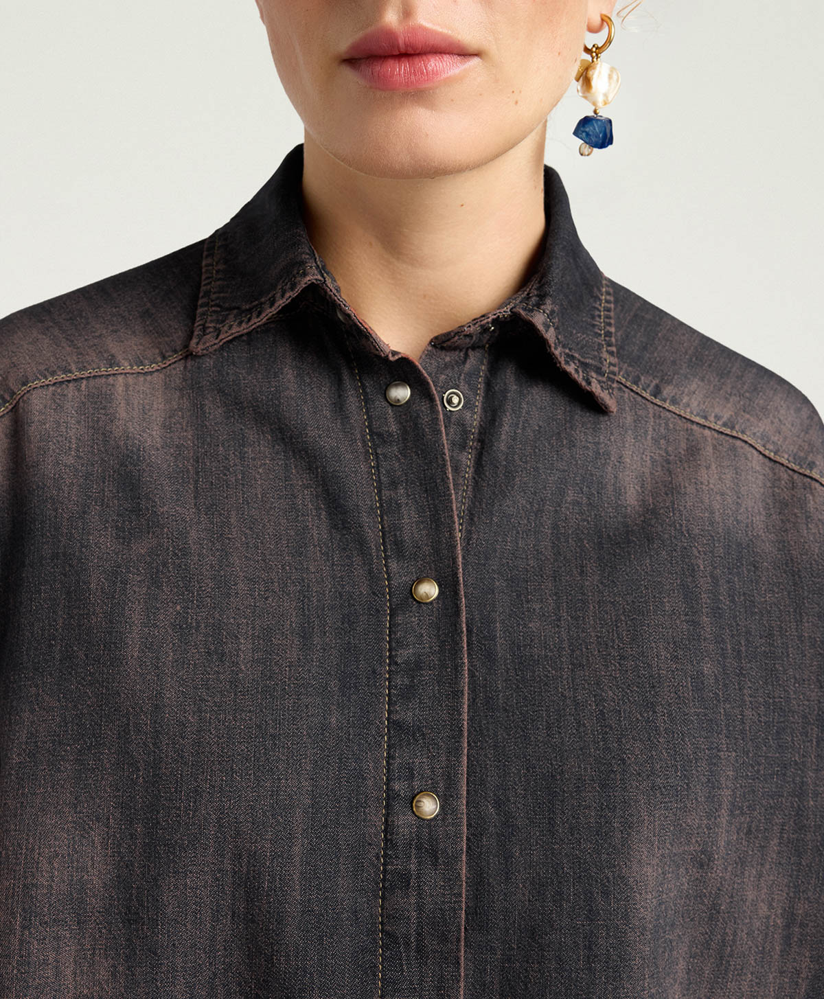 CHEMISIER SAMUEL EN DENIM STONEWASH SURTEINT 6 OZ - WINE RED - Momonì