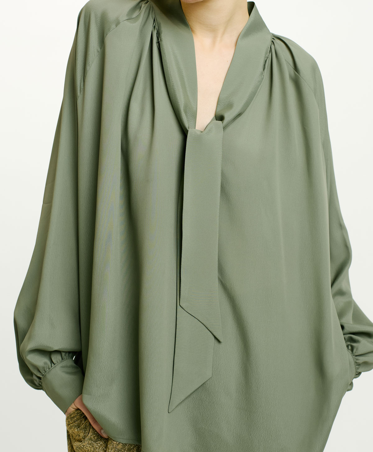 BLOUSE TABATINGA EN GEORGETTE DE VISCOSE - VERT SAGE - Momonì