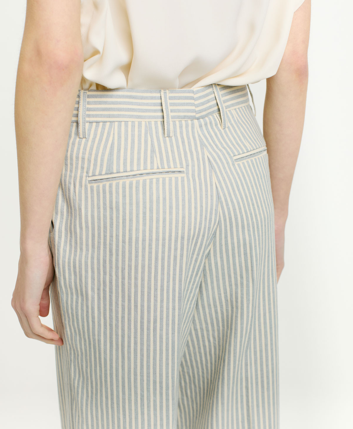 PANTALON JANEIRO EN COTON/CHANVRE RAYÉ - CIEL/CRÈME - Momonì