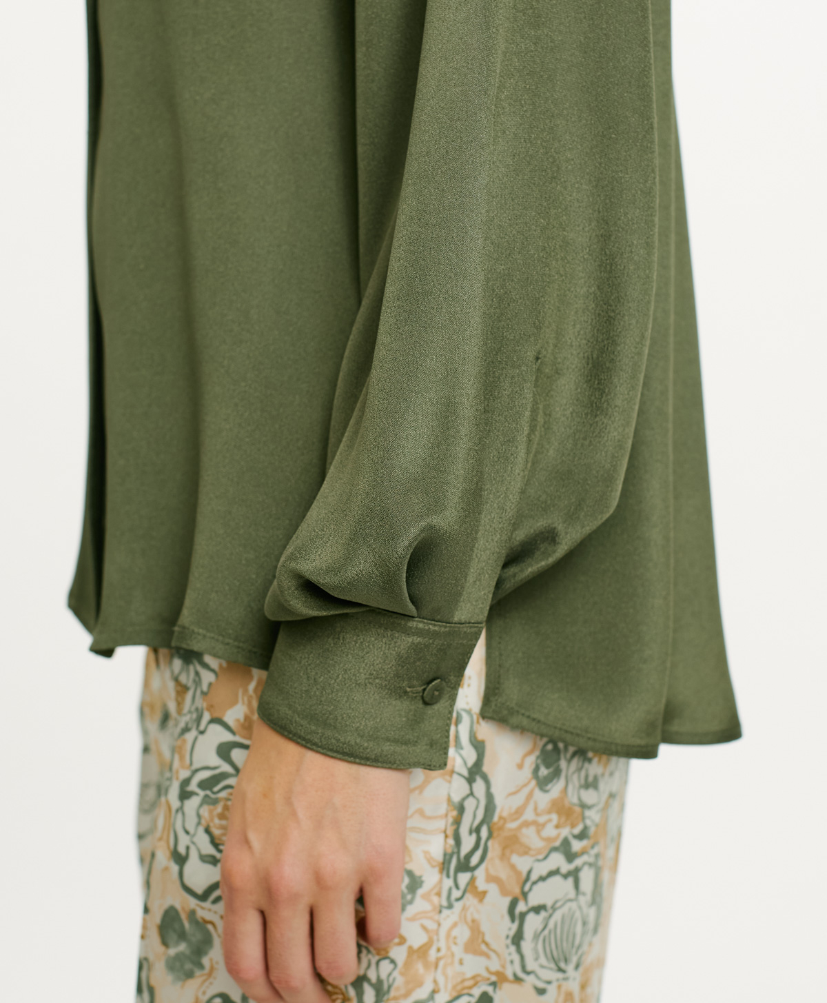 LENTINULA SHIRT IN SOLID COLOUR ACETATE SILK BLEND CREPE - SAGE GREEN - Momonì
