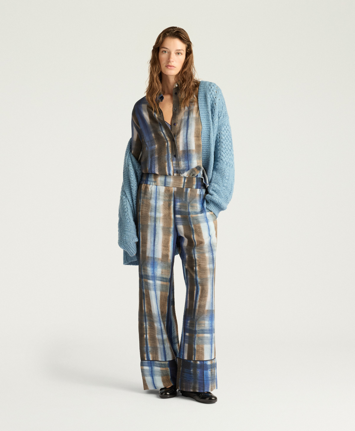 DAIKI PANTS IN PRINTED FLUID VISCOSE - BLUE MULTICOLOR - Momonì