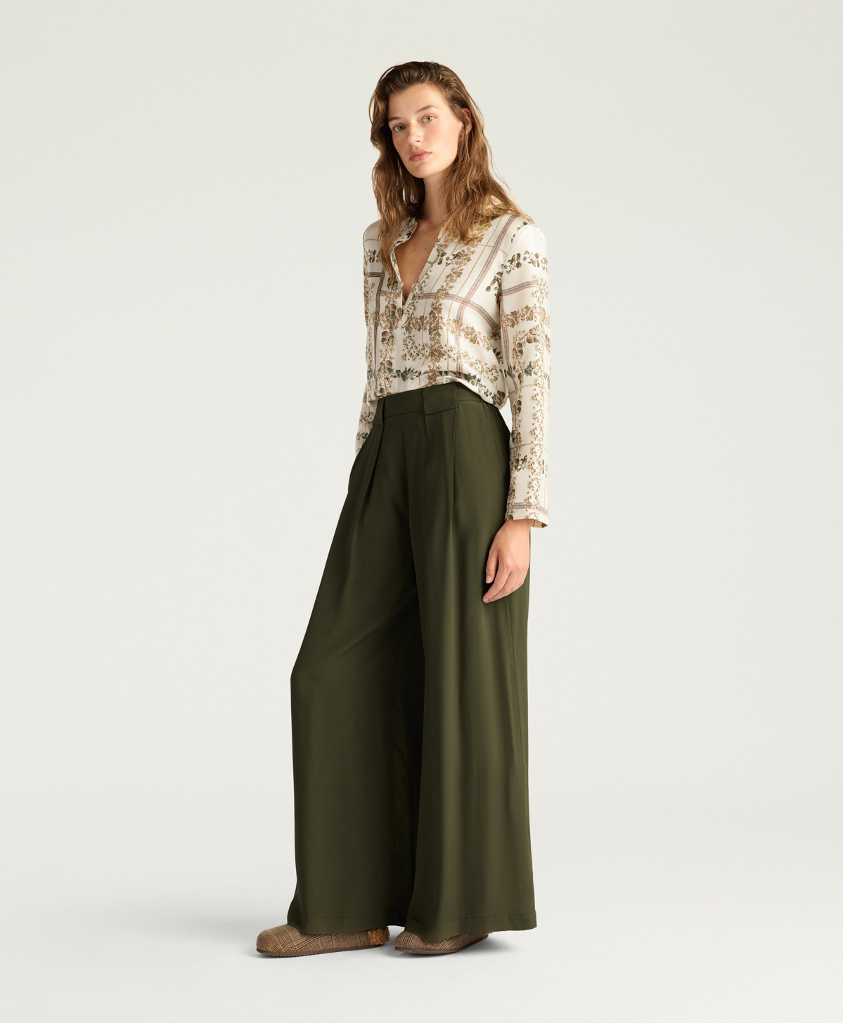 PANTALONES ASPEN DE ACETATO/SEDA LISA - VERDE OSCURO - Momonì