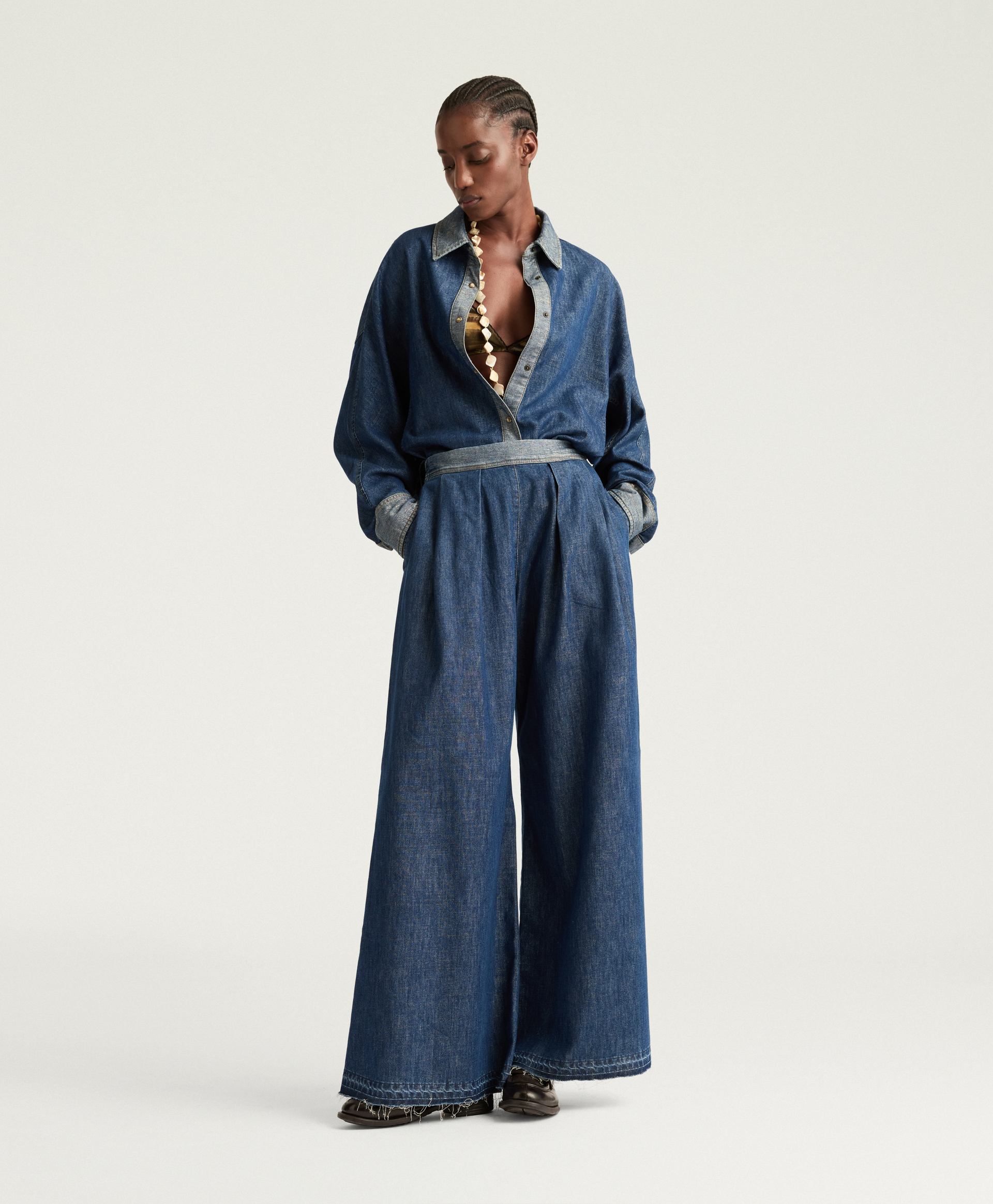 PANTALON ASPEN EN DENIM CHAMBRAY LAMINÉ - BLEU/OR - Clothing - Momonì