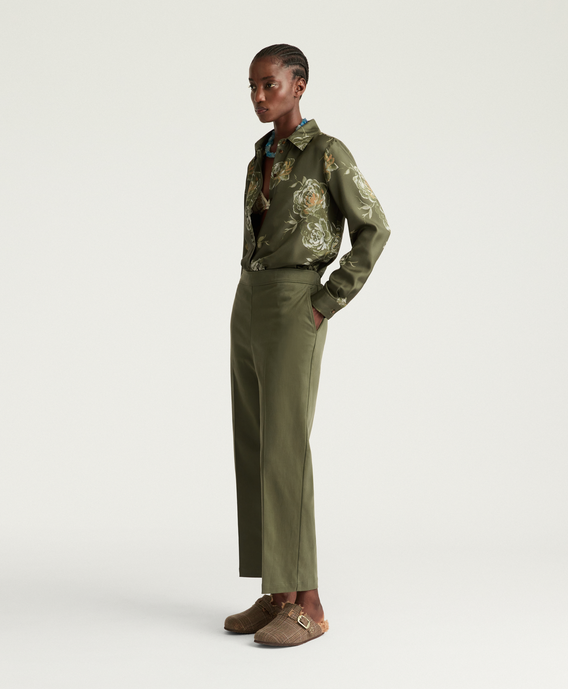 ANDREW PANTS IN STRETCH GABARDINE - OLIVE GREEN - Momonì