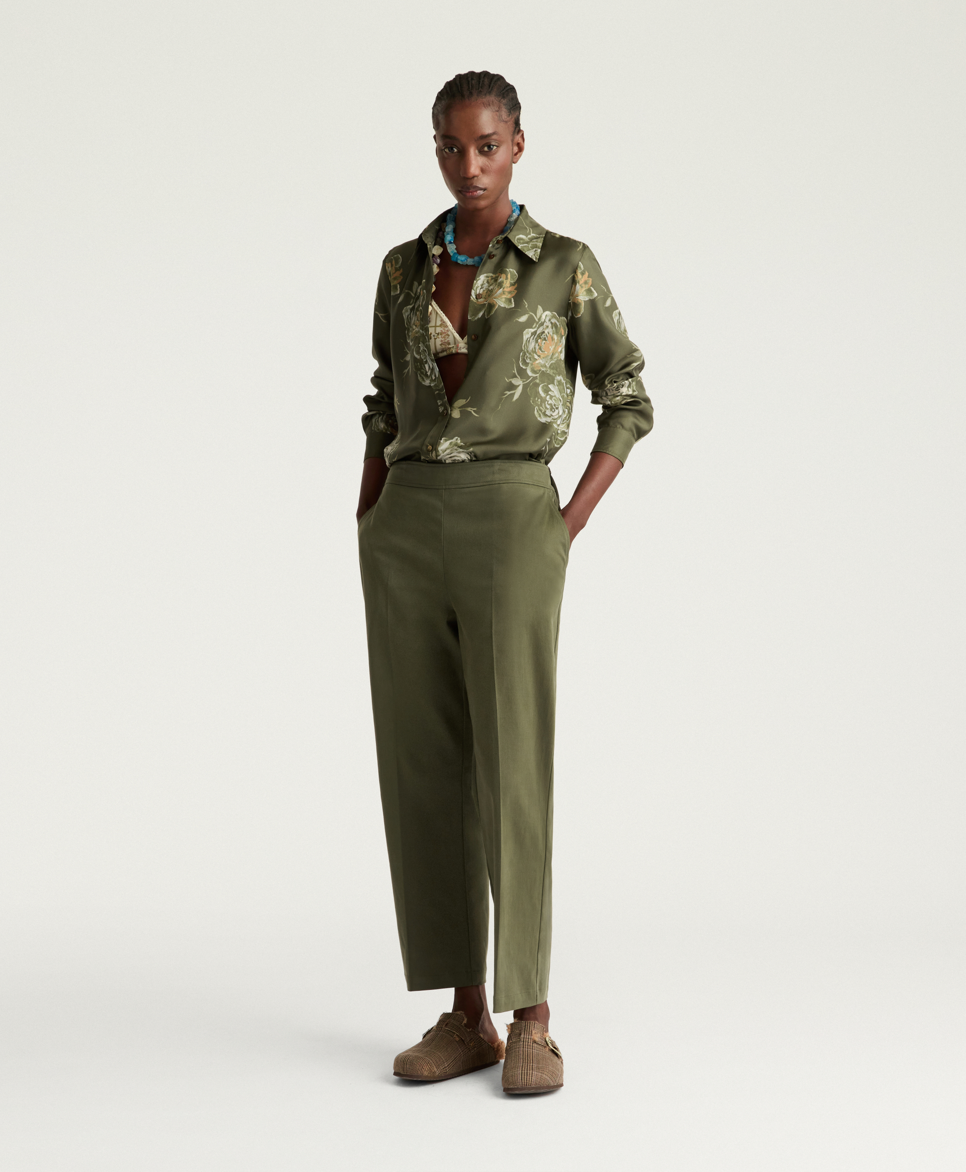 ANDREW PANTS IN STRETCH GABARDINE - OLIVE GREEN - Momonì