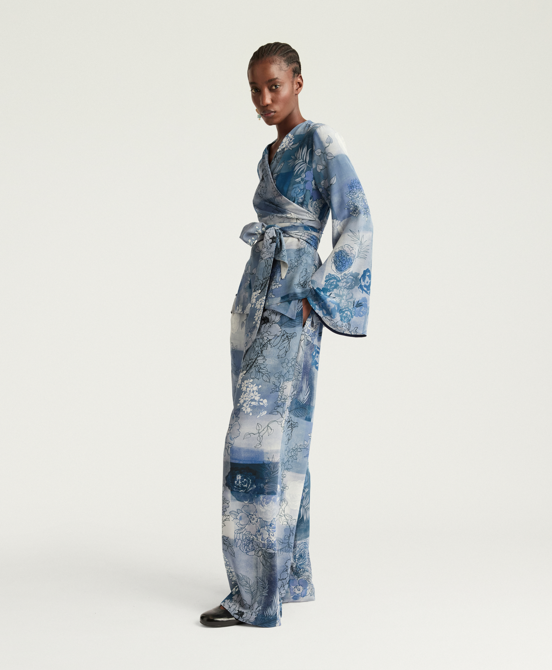 BACCARAT PANTS IN PRINTED CREPE DE CHINE - BLUE MULTICOLOR - Clothing - Momonì