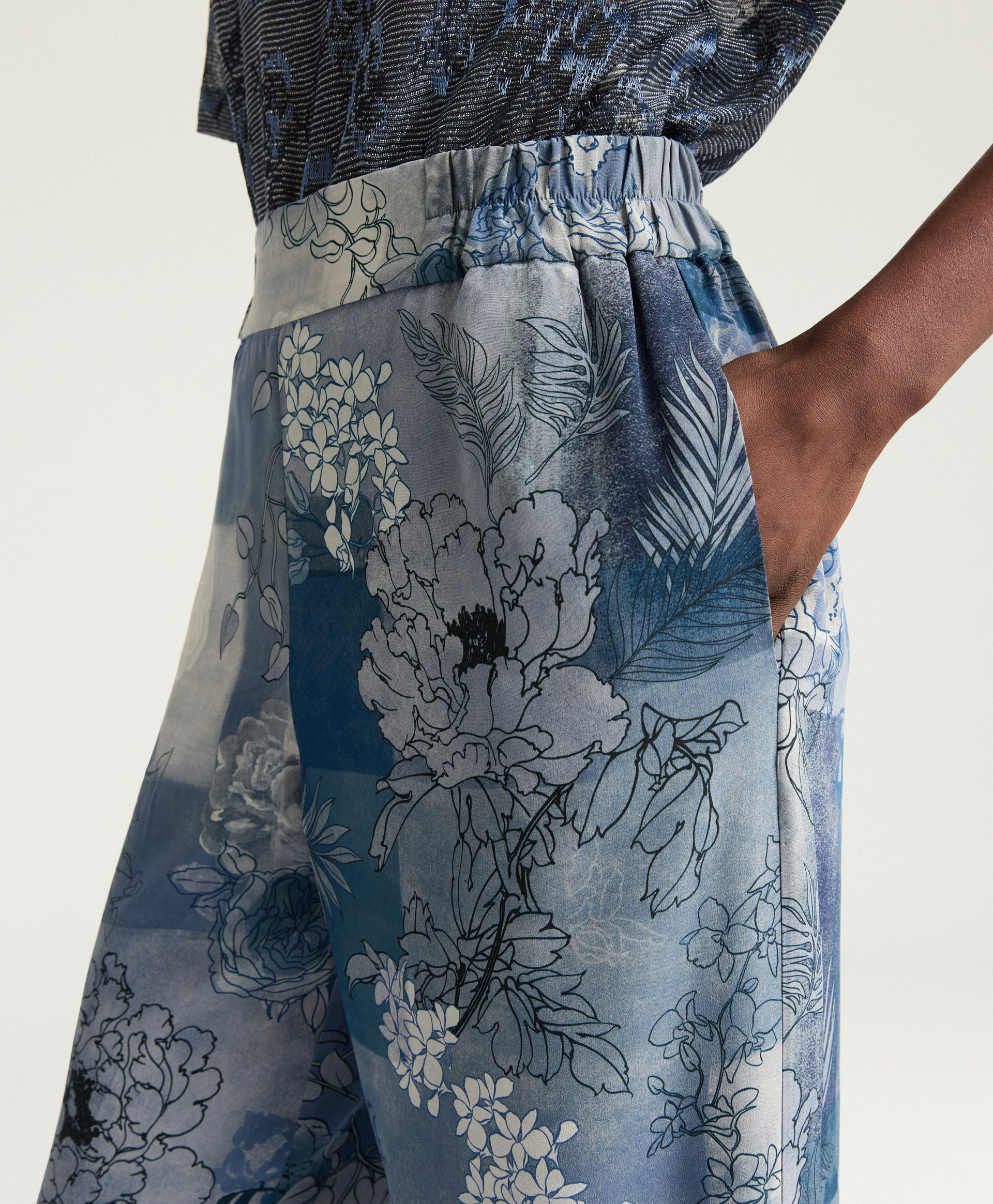 PANTALON BACCARAT EN CRÊPE DE CHINE IMPRIMÉ - MULTICOLORE BLEU - Momonì
