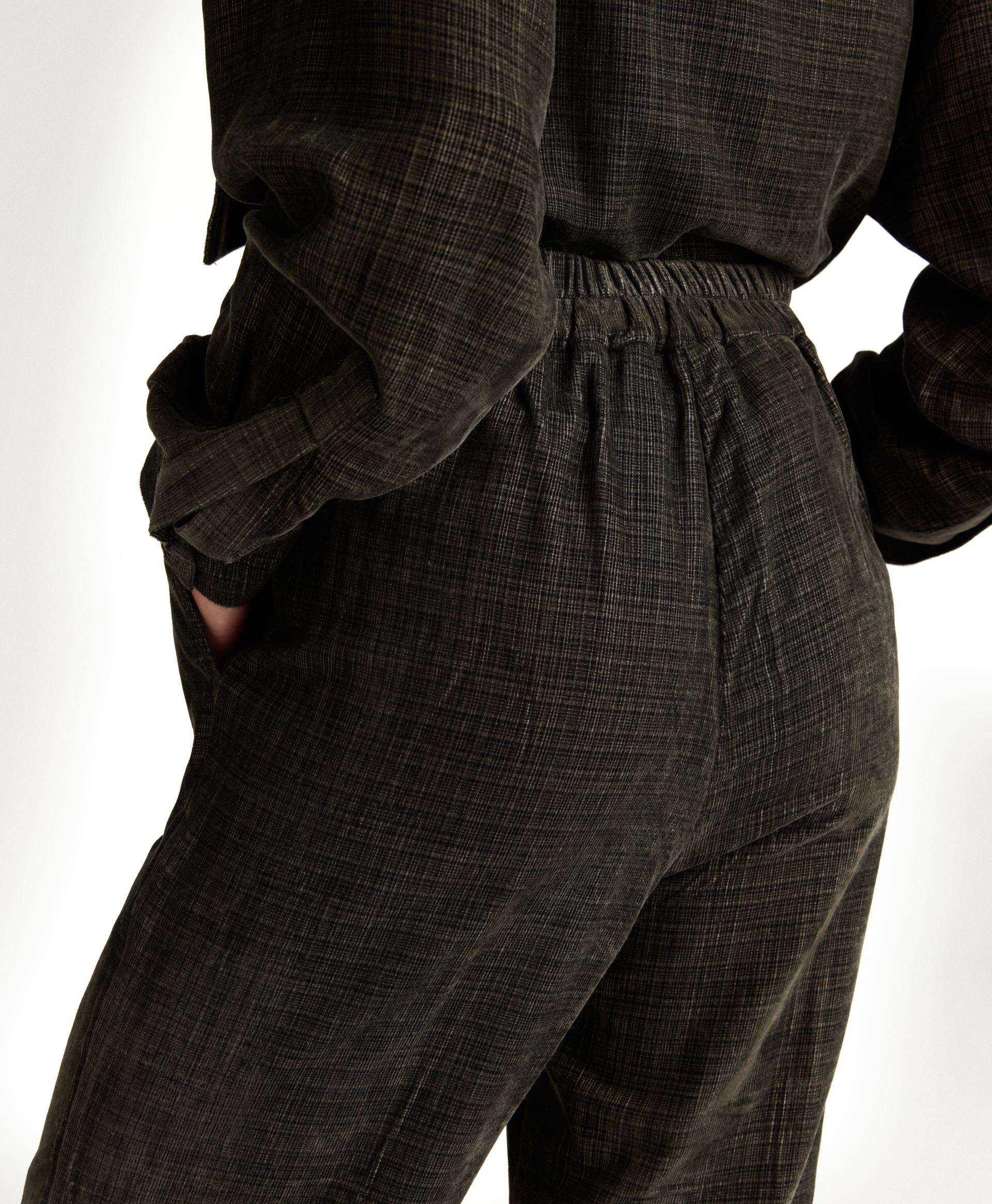 PANTALONES WILLOW DE MICROPANA TEXTURIZADA - BOSQUE - Momonì