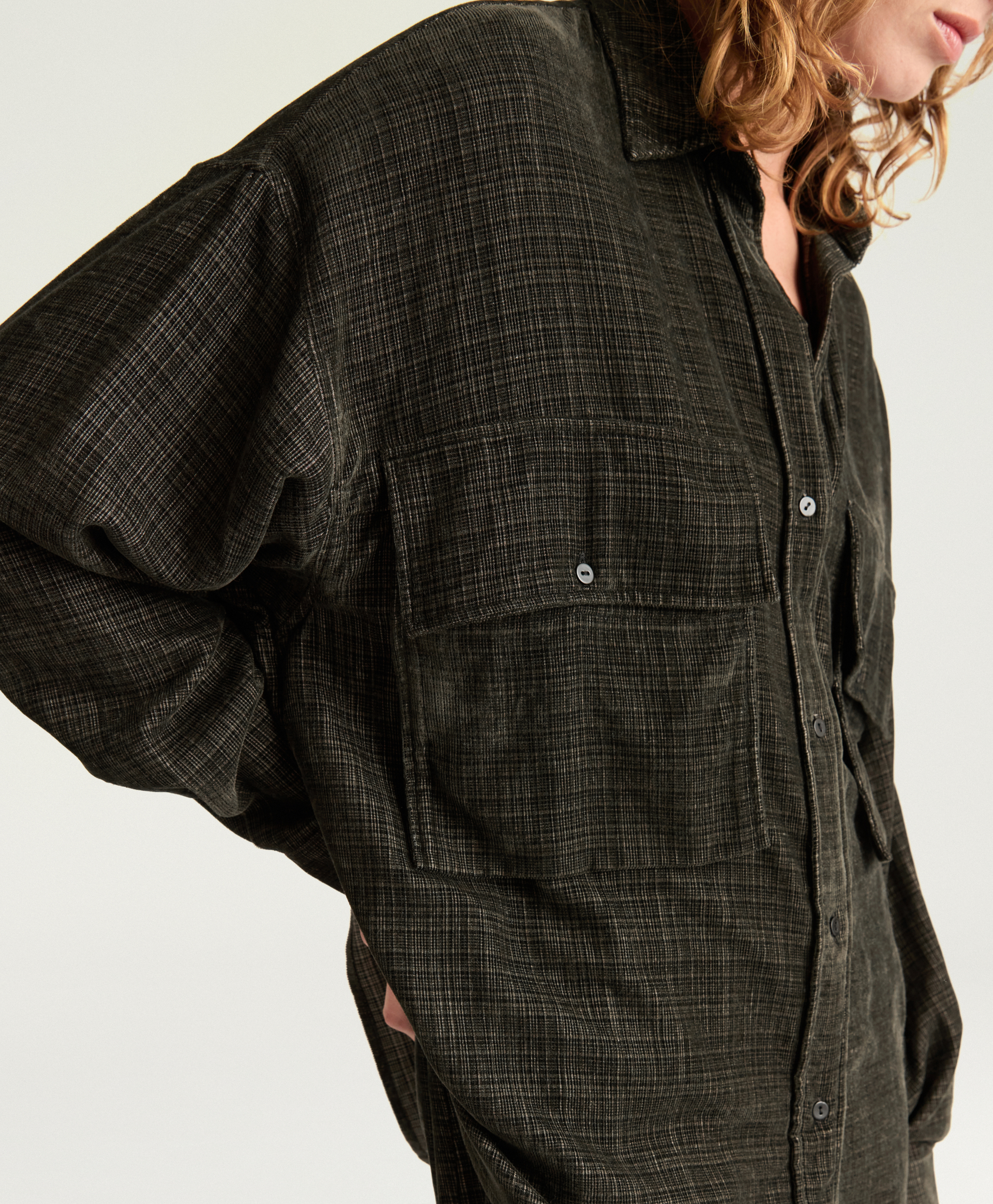 CAMISA PITANGA DE MICROPANA TEXTURIZADA - BOSQUE - Momonì