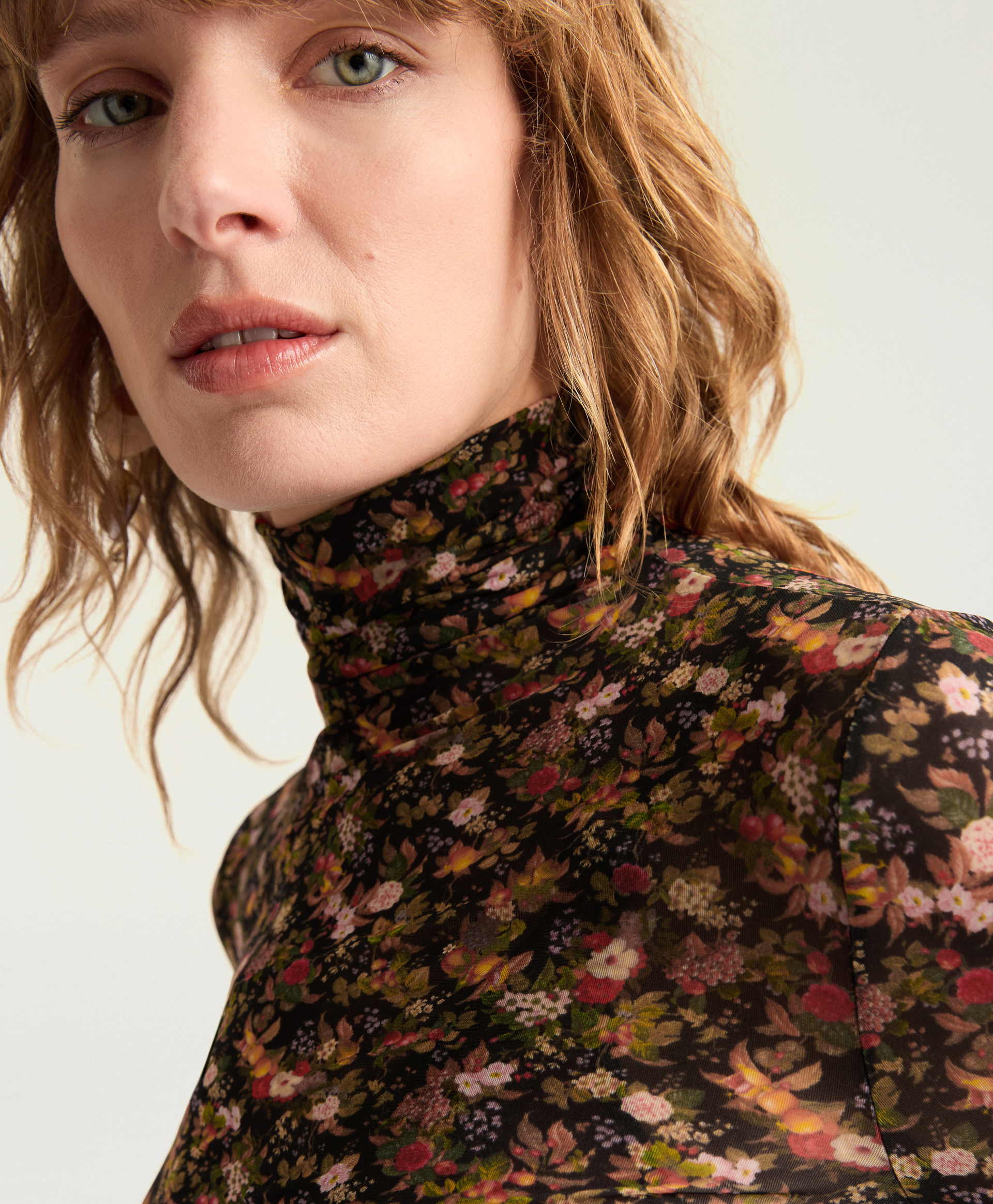 INE T-SHIRT IN PRINTED NYLON - BLACK MULTICOLOR - Momonì
