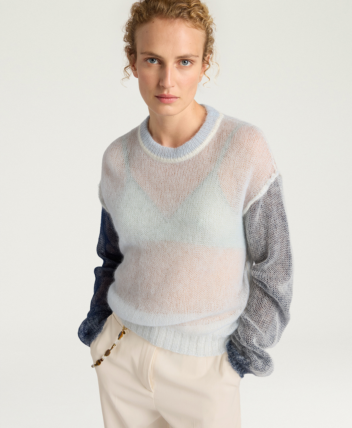 TRICOT ALMA EN COLOR BLOCK VANISÉ - BLEU CLAIR/CRÈME/BLEU - Momonì