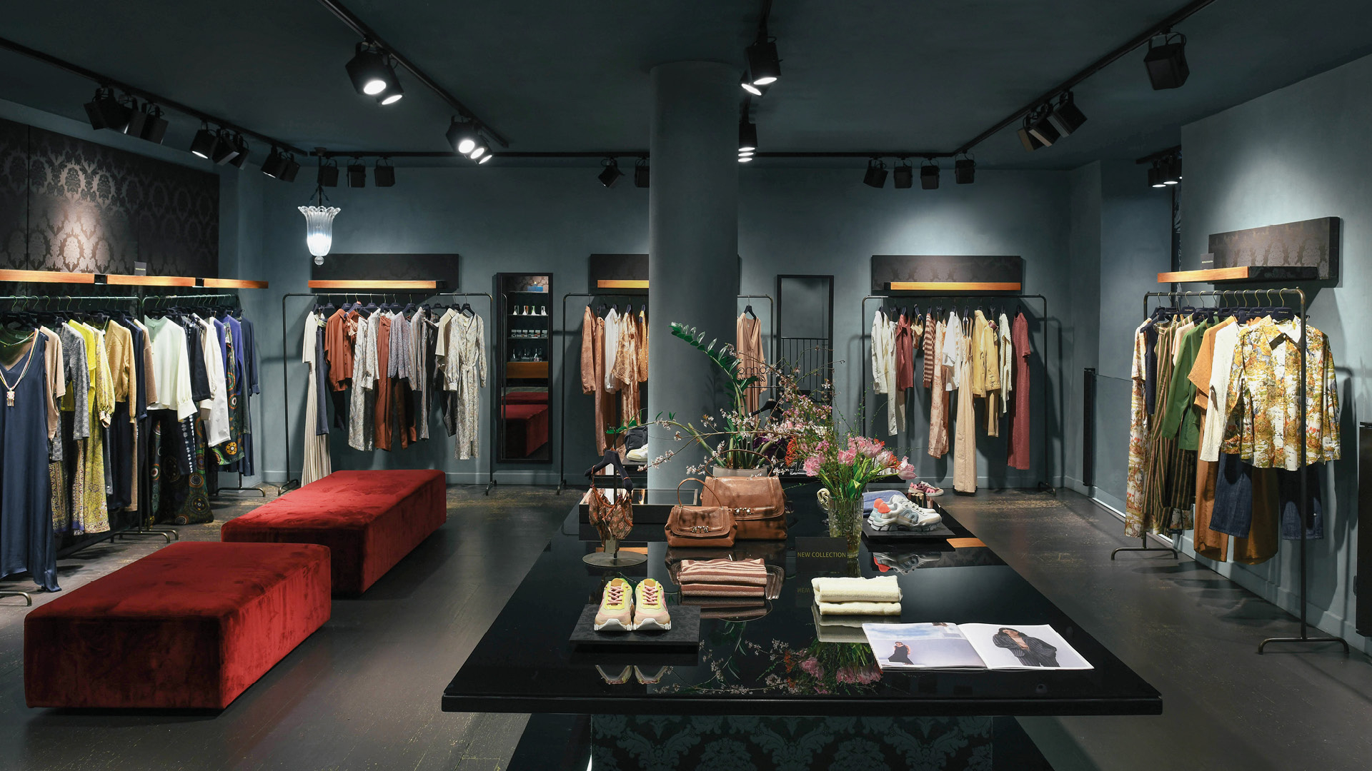 Our Boutiques | Momonì