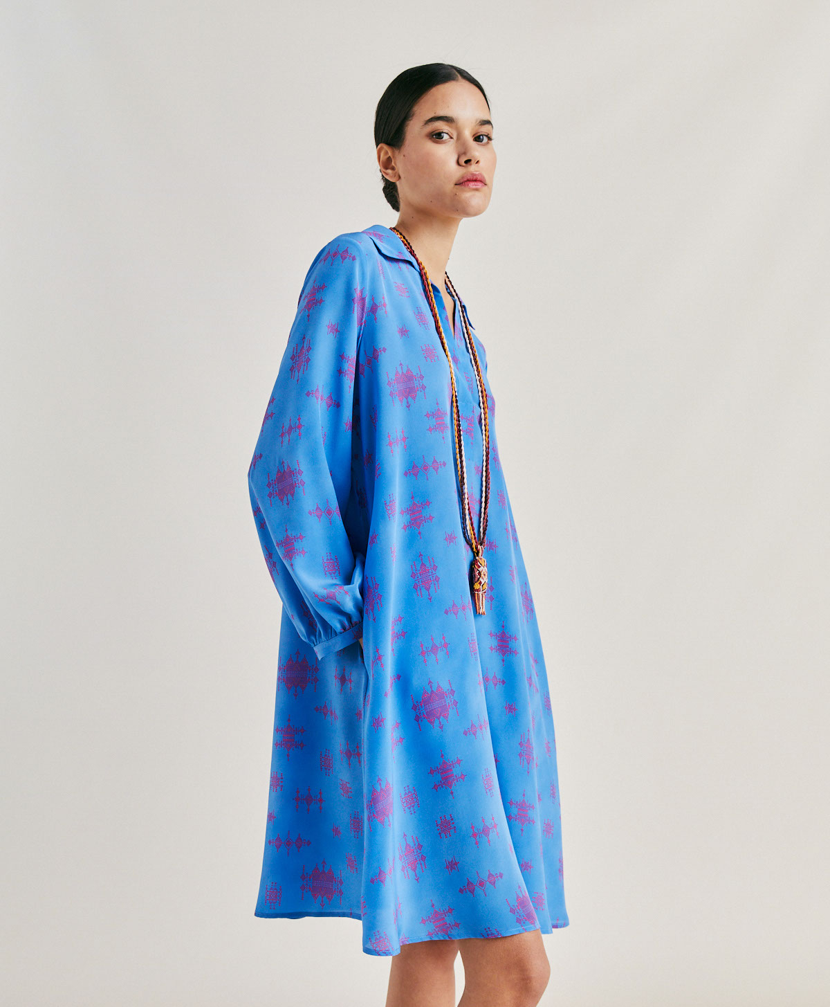 AMBRA DRESS IN CREPE DE CHINE  - CORNFLOWER BLUE/FUCHSIA - Momonì